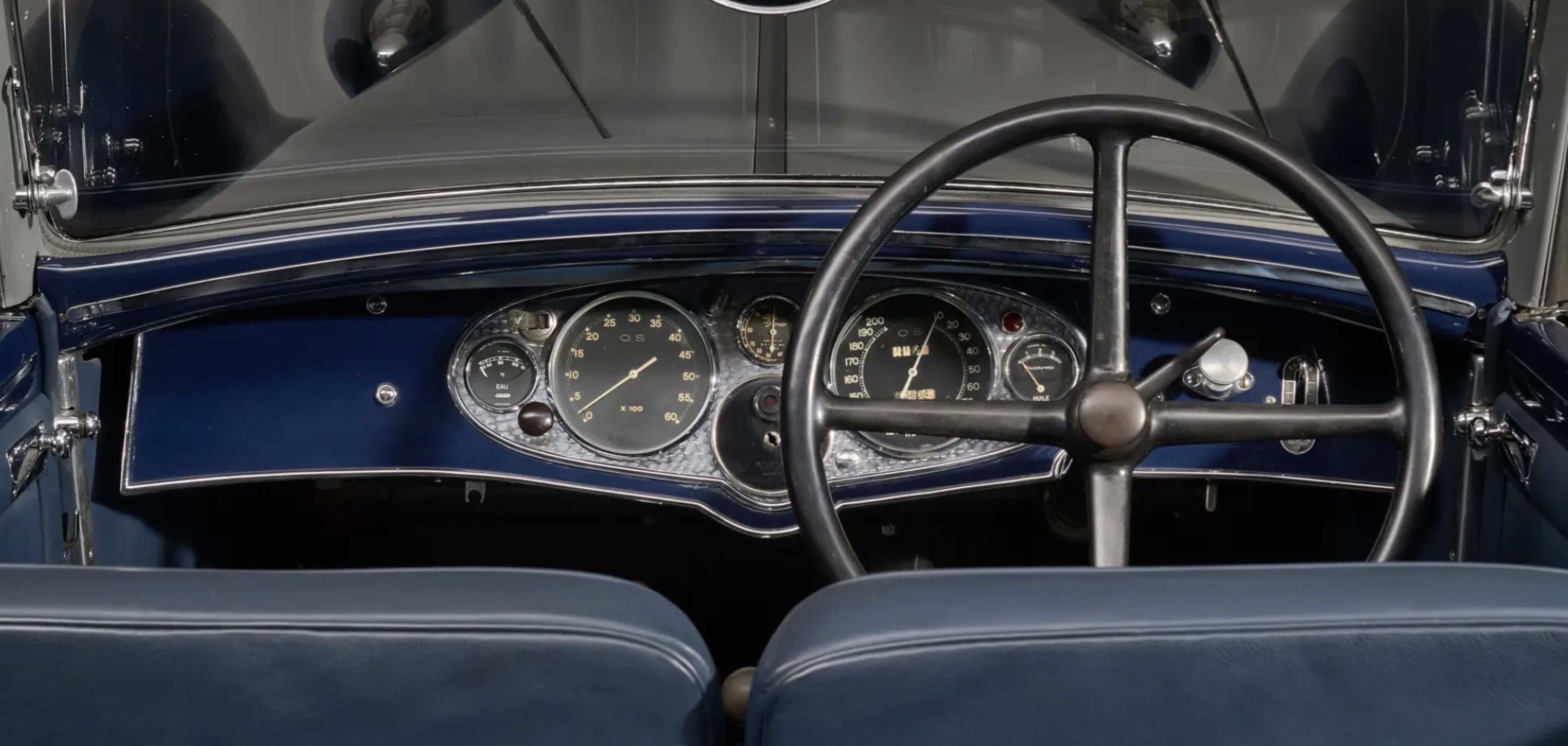 Het interieur van de te veilen Alfa Romeo 8C