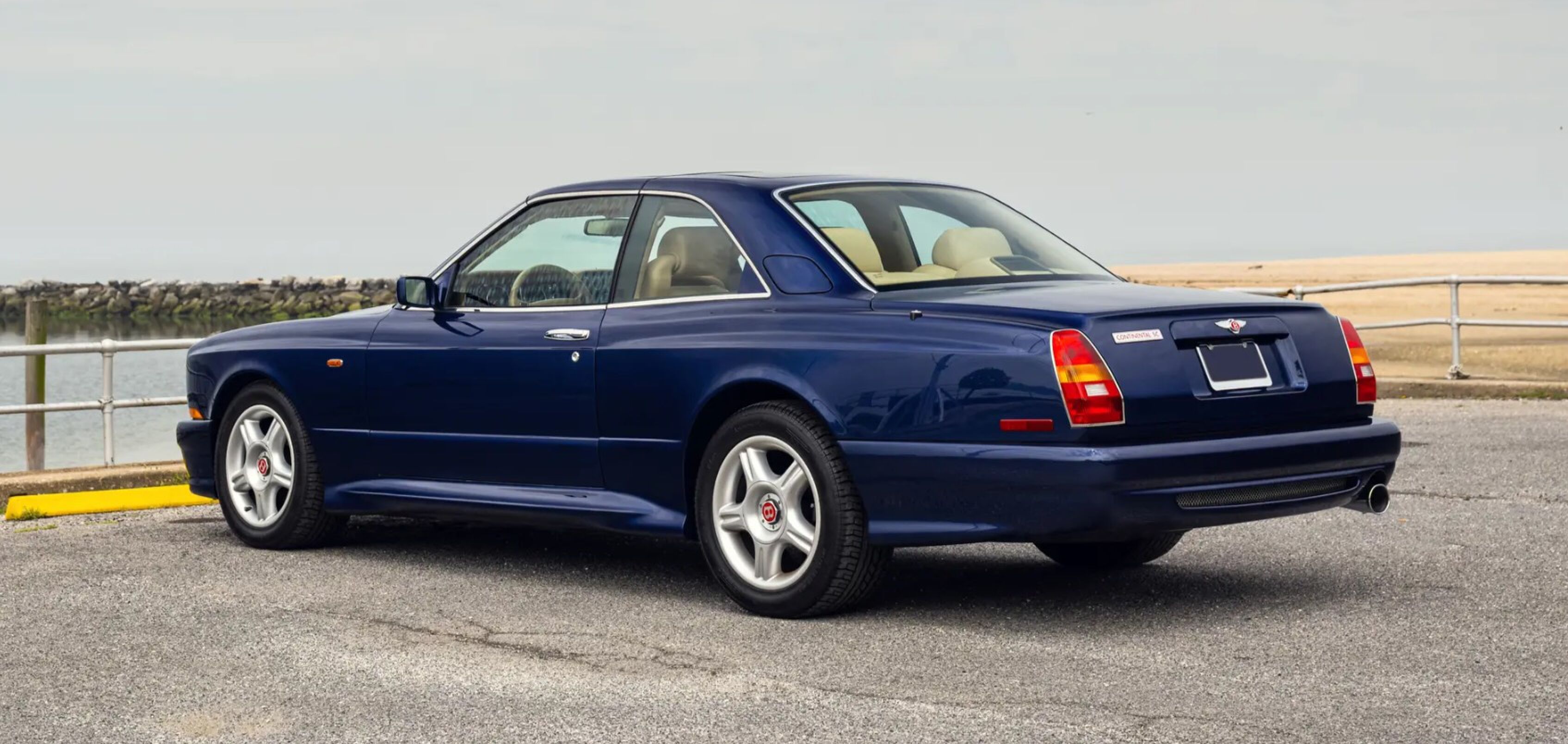 De Bentley die naar de veiling gaat