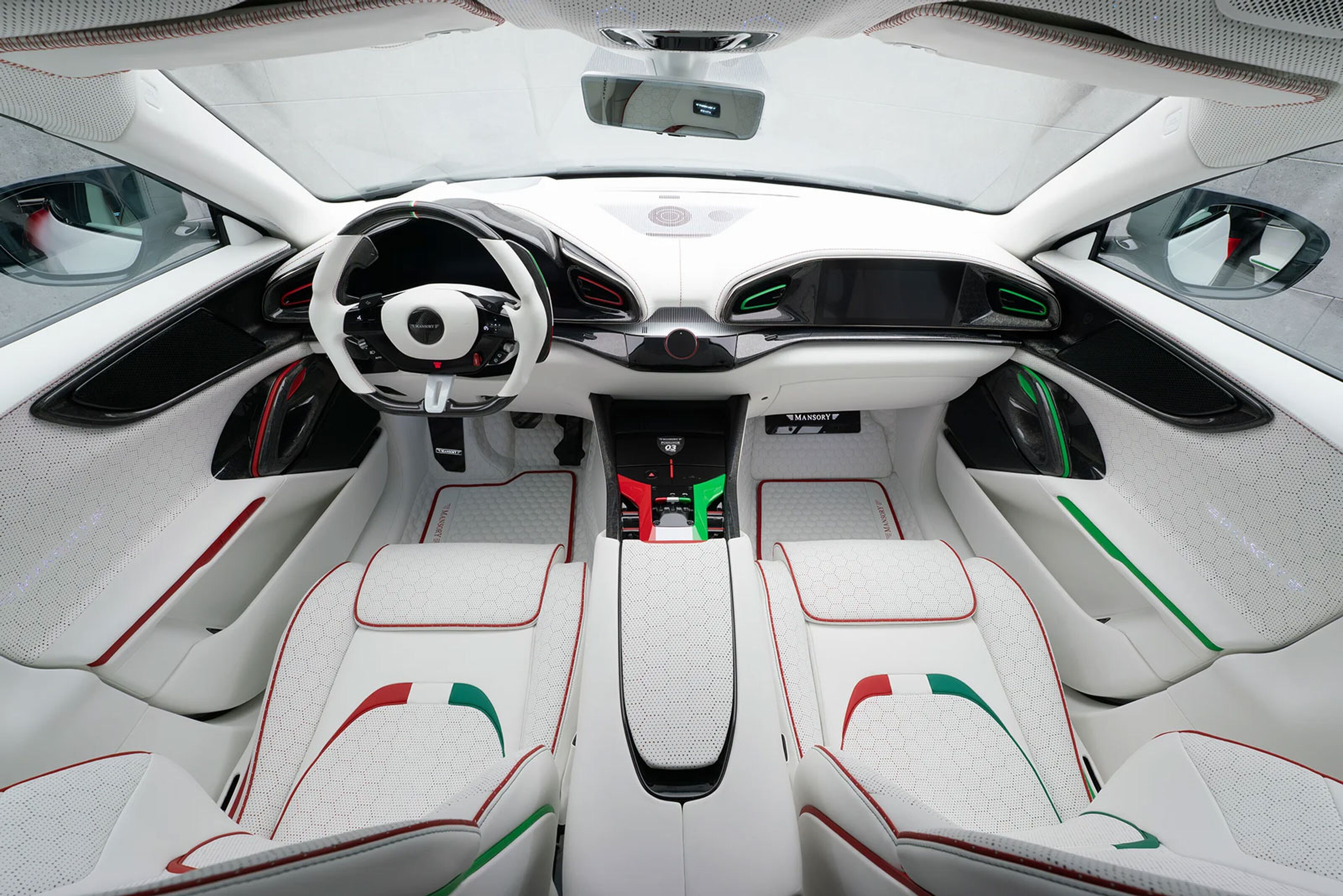 De nieuwste creatie van de Ferrari Purosangue door MANSORY: de Mansory Pugnator Tricolore