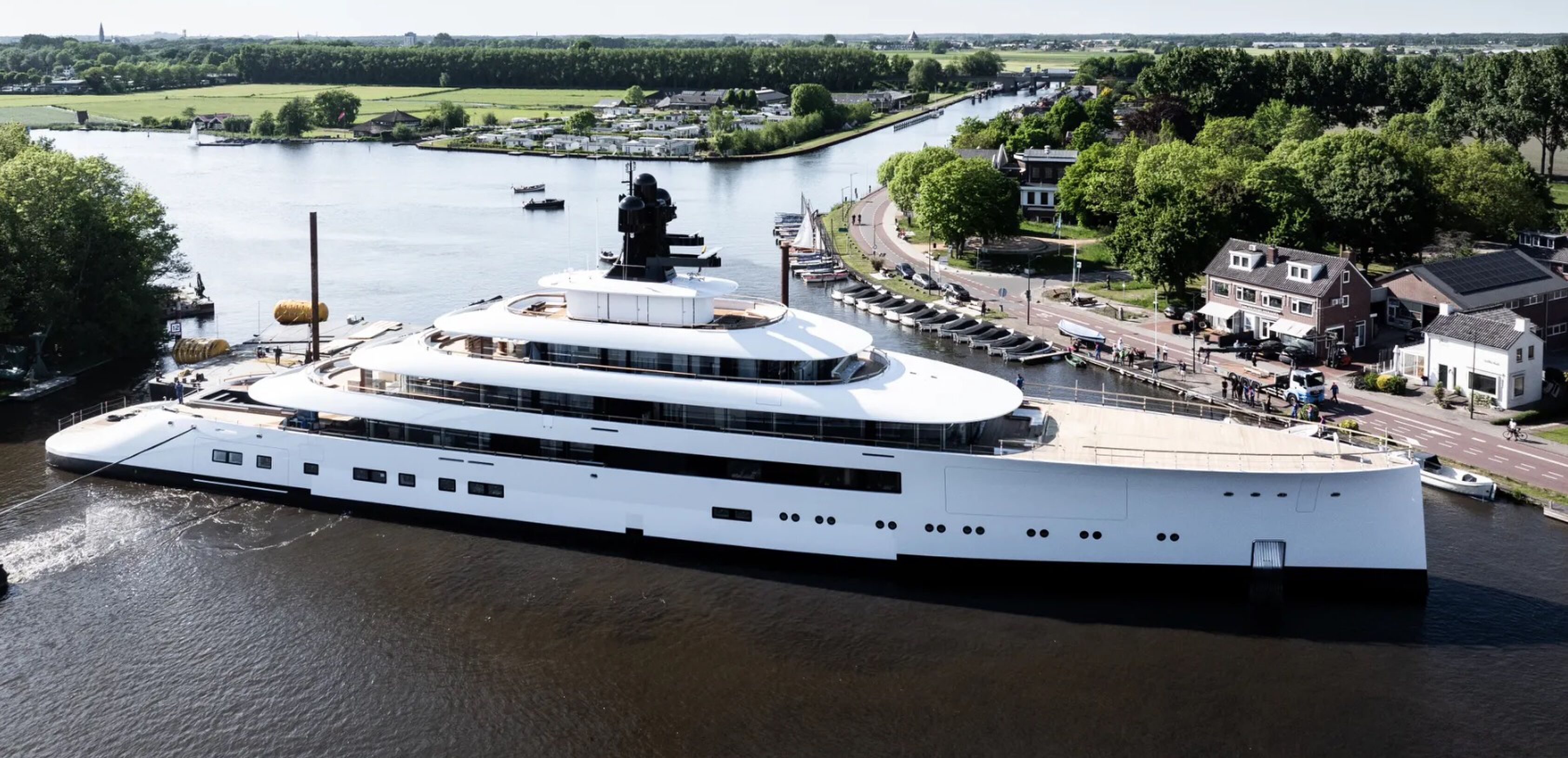 Het nieuwe Feadship-superjacht 'Project 824' van voormalig Starbucks-CEO Howard Schultz