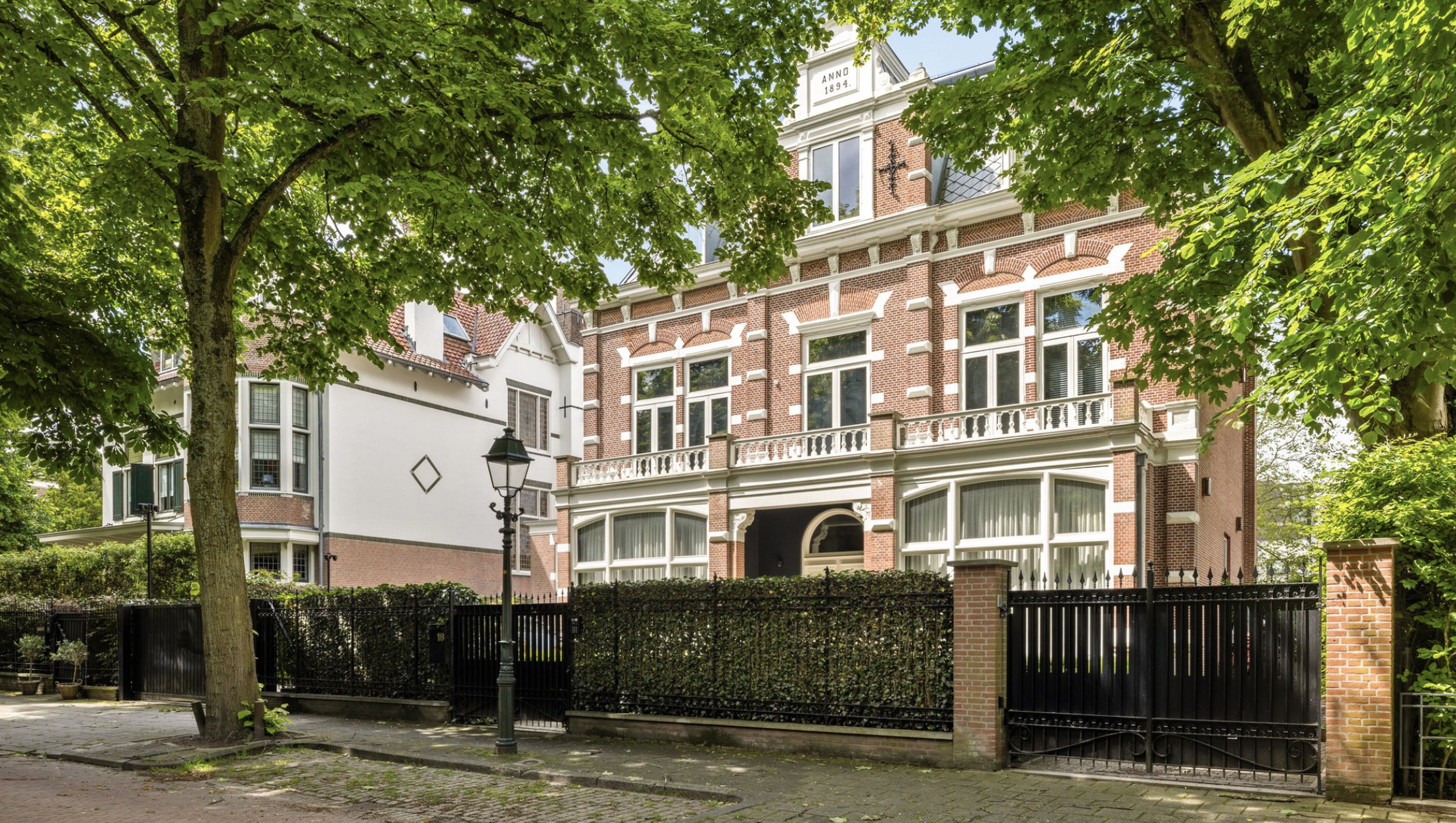 De voorzijde van de villa van zakenman Nassim Zeta in Den Haag