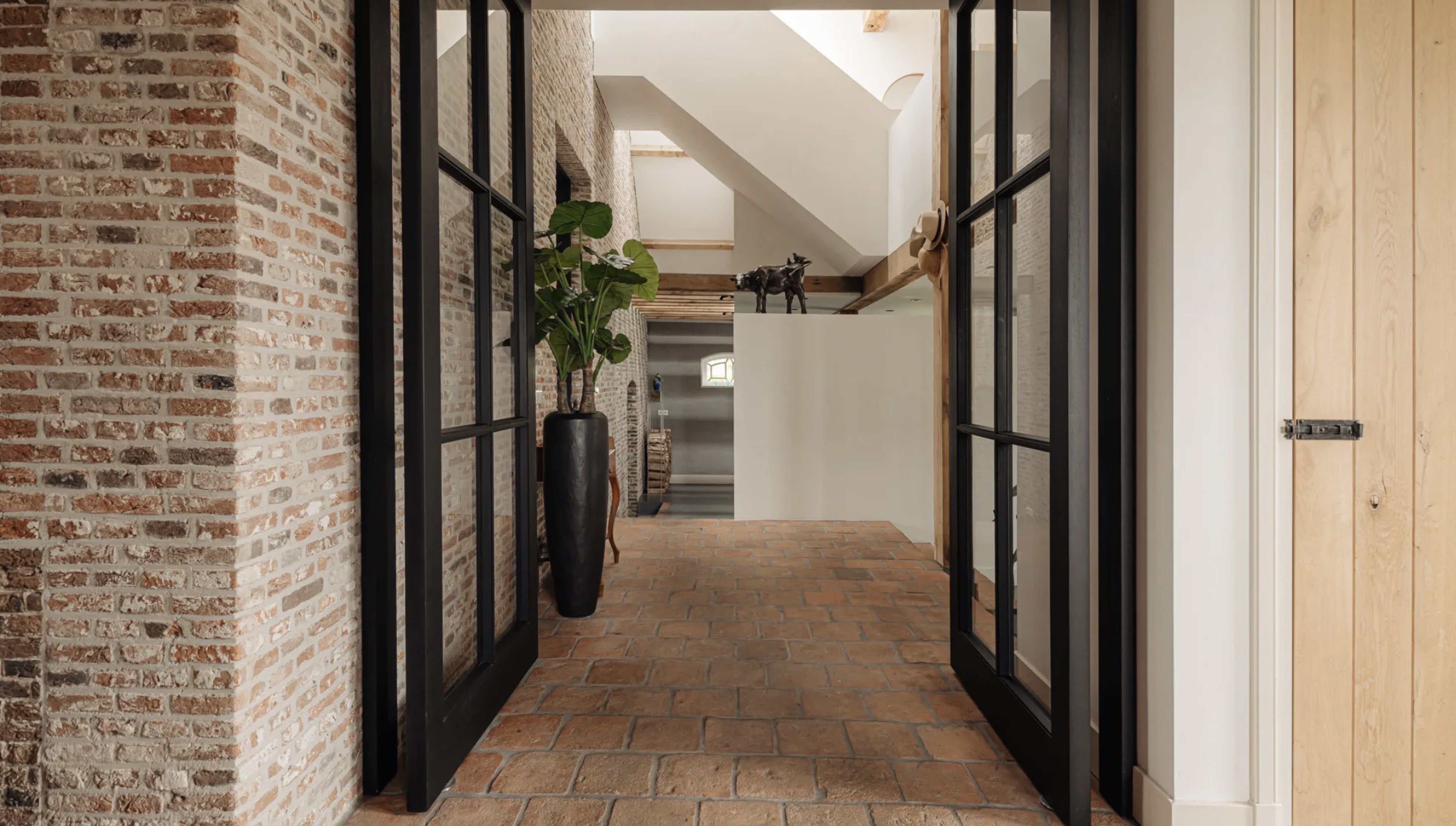 De villa aan de Ouderkerkerdijk in Amsterdam