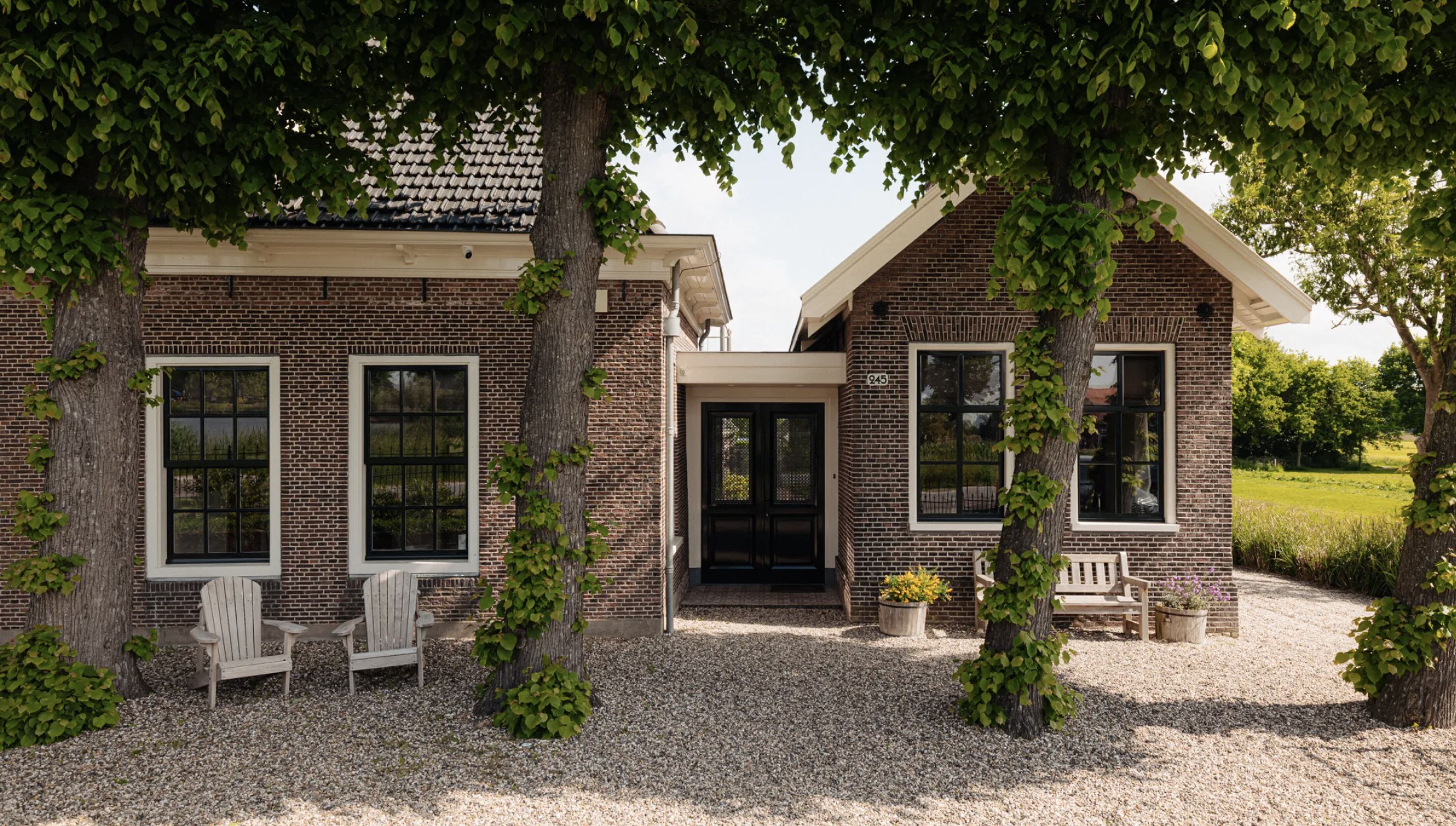 De villa aan de Ouderkerkerdijk in Amsterdam