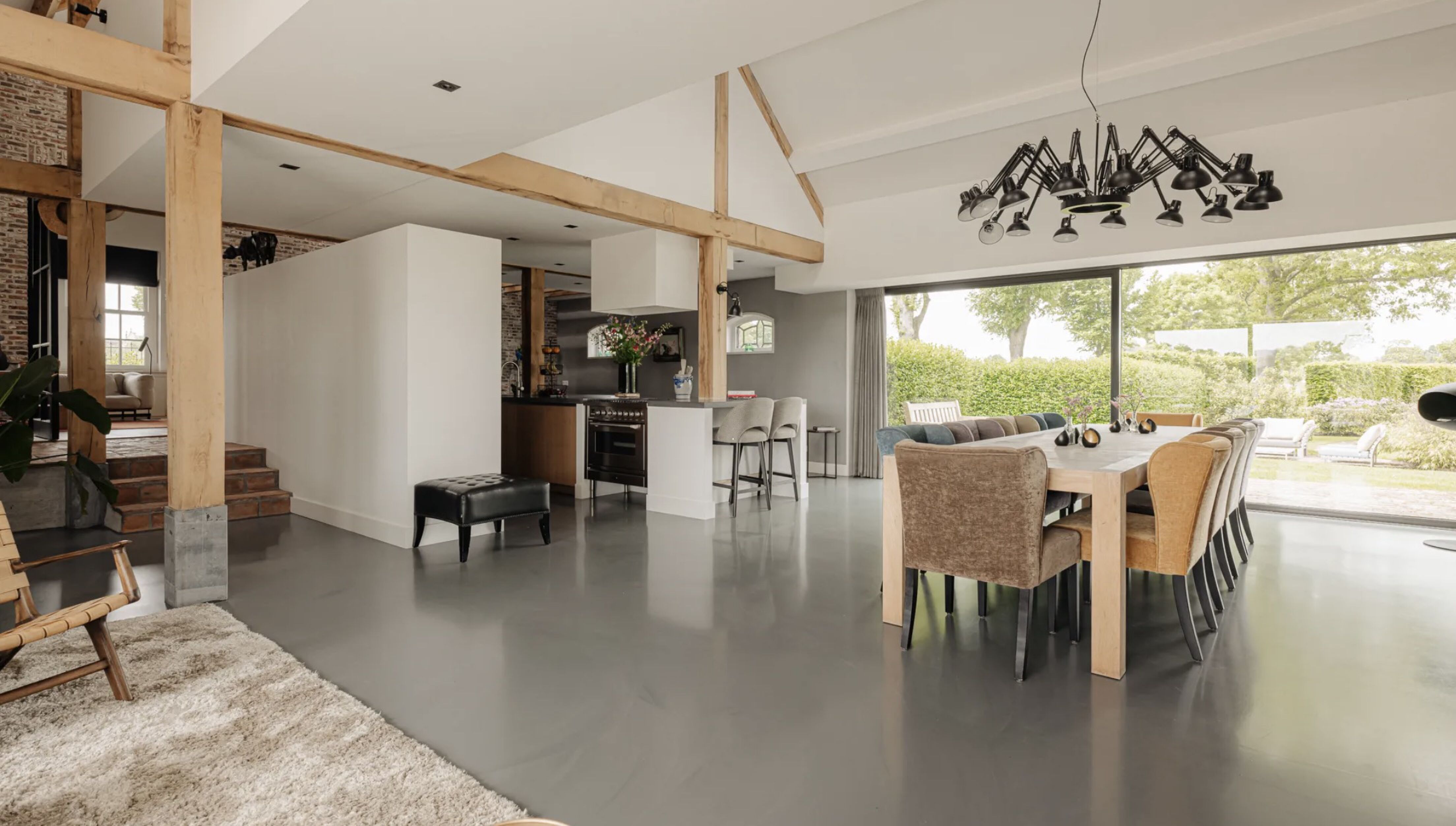 De villa aan de Ouderkerkerdijk in Amsterdam