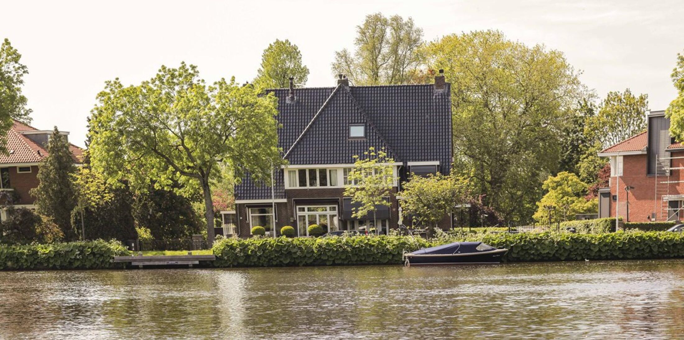 De woning van John Heitinga wordt volledig onder handen genomen