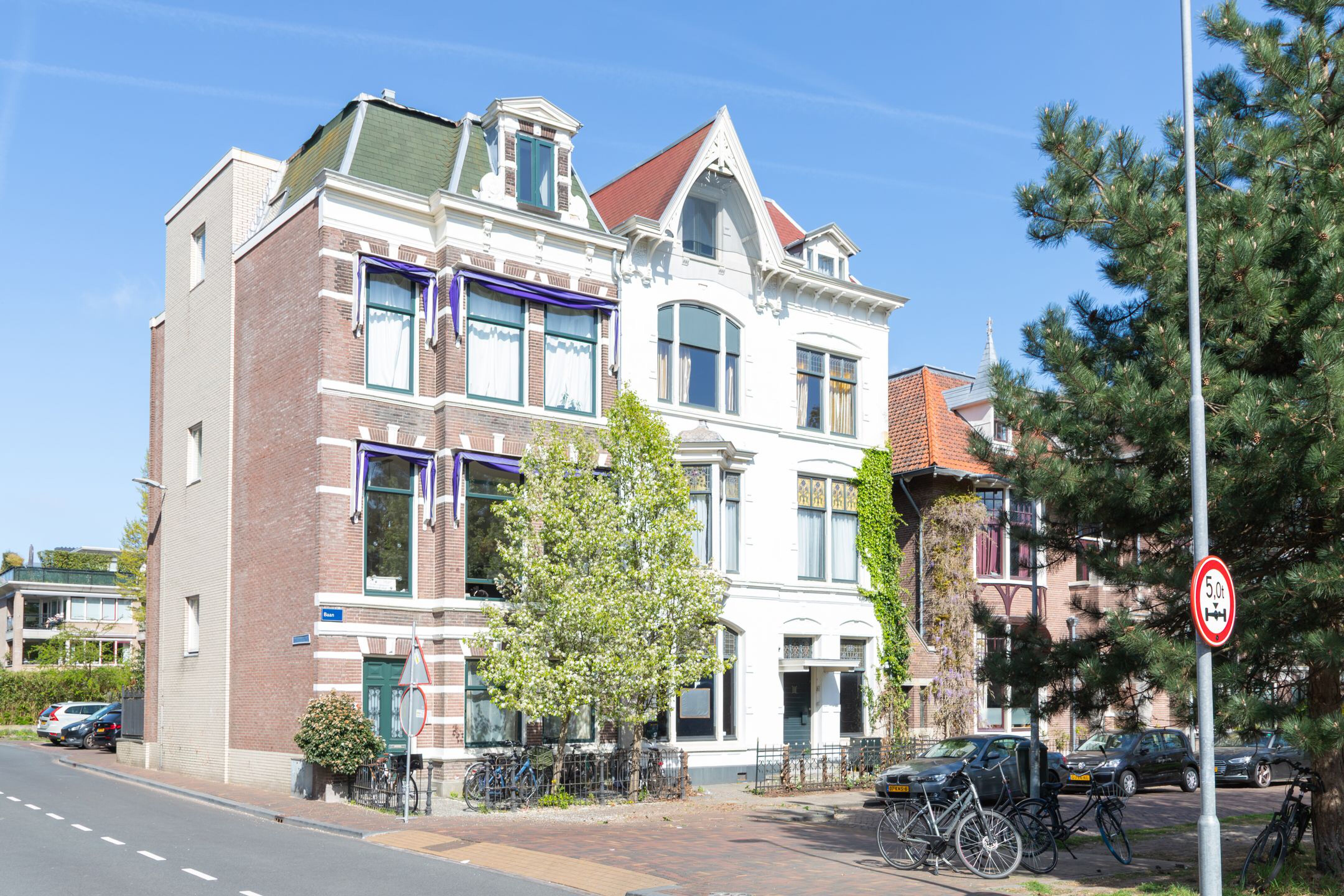 Het te koop staande huis van plezier in Haarlem