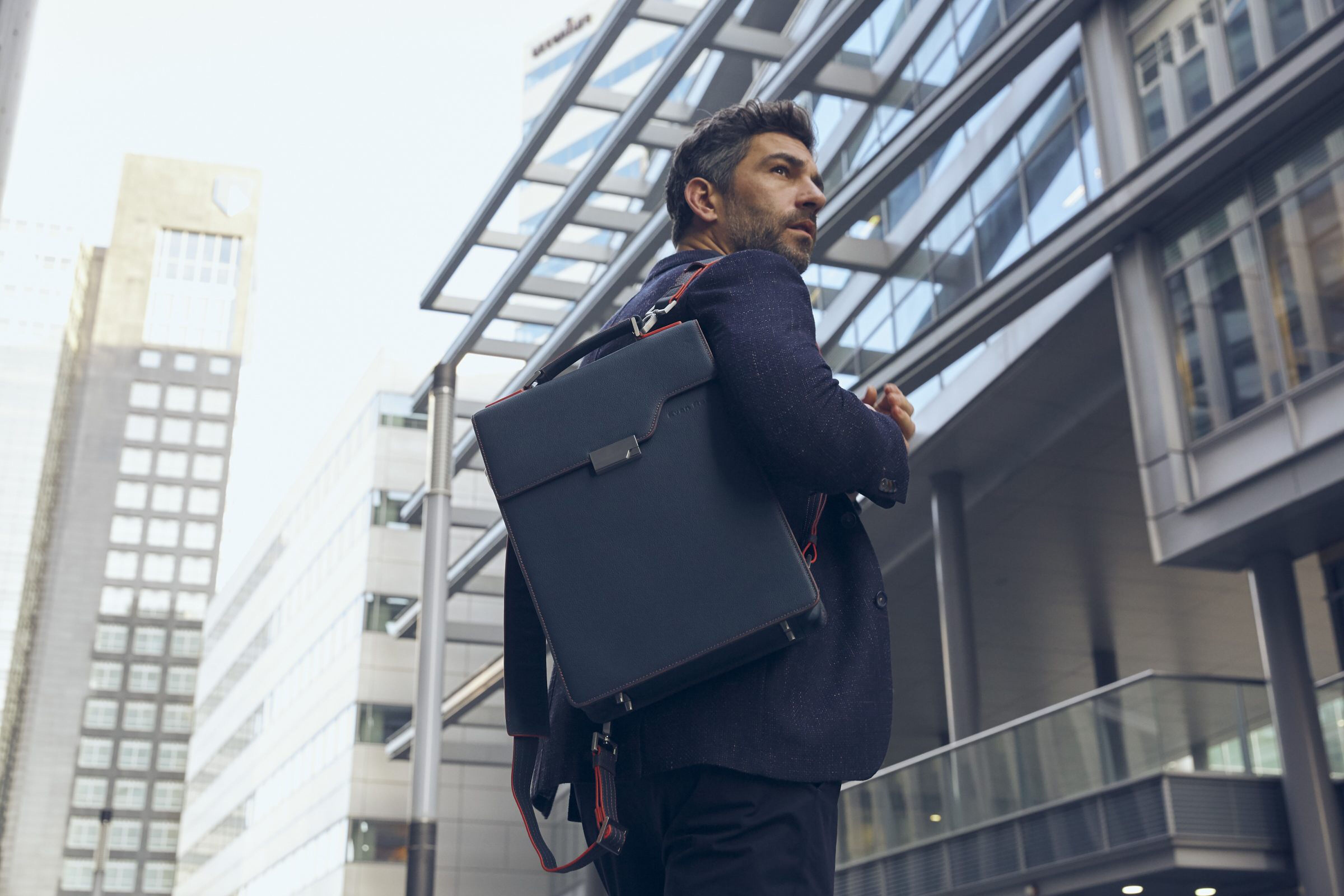 Met een Evan Red-laptoptas kunt u altijd uit de voeten