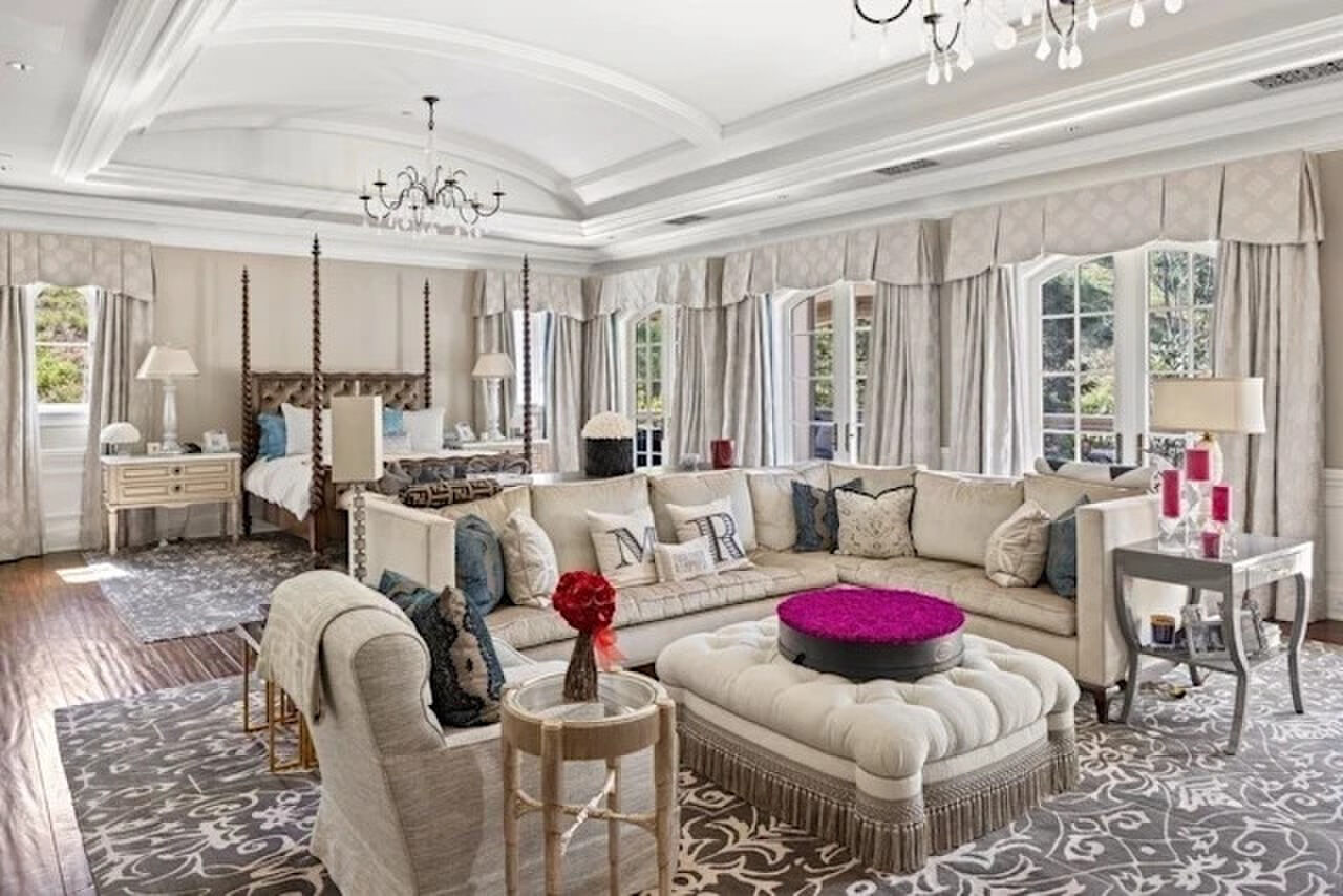 De villa van Paris Hilton, die ze van Mark Wahlberg heeft gekocht