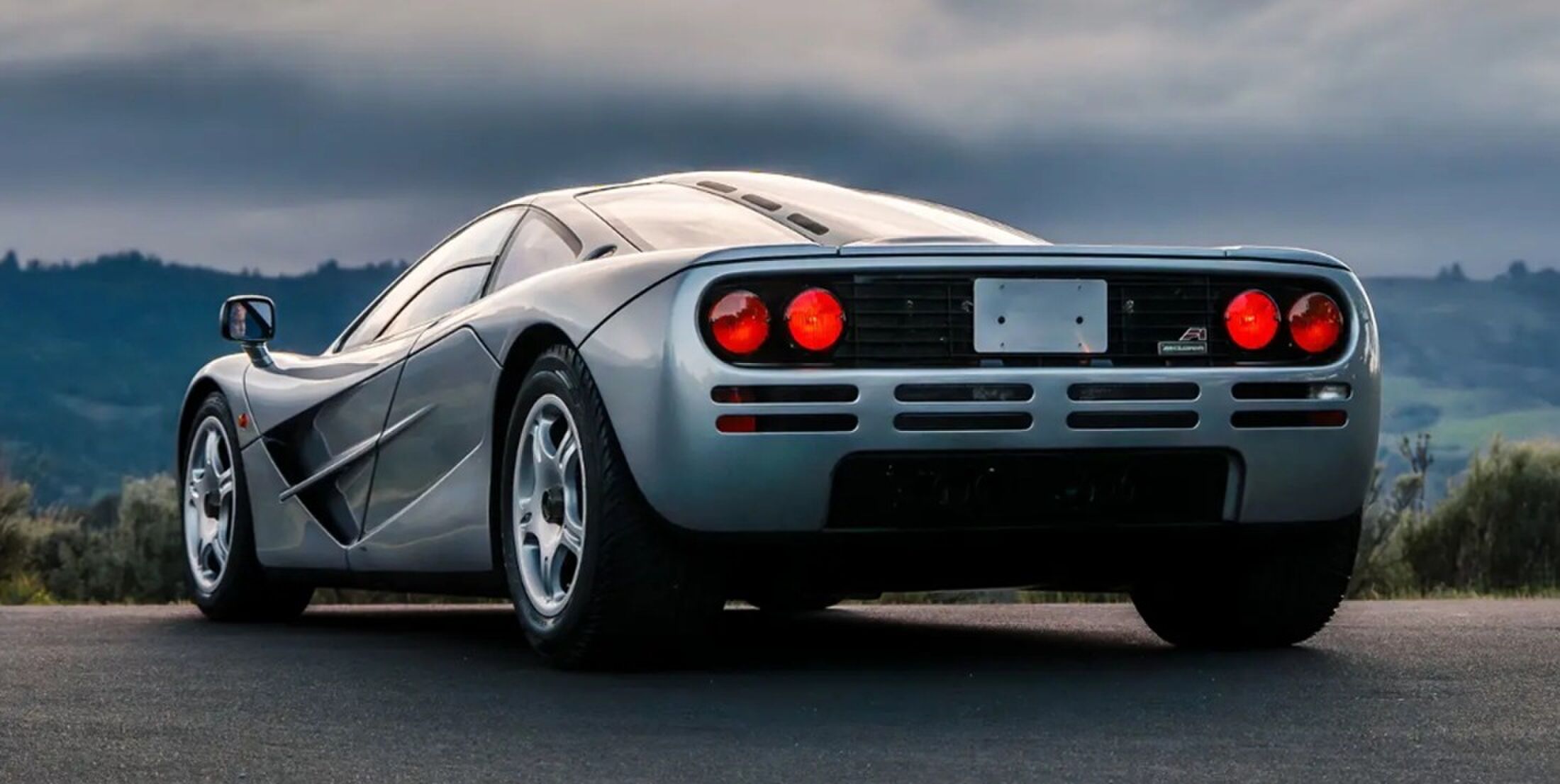 De achterzijde van de voormalige McLaren F1 van Larry Ellison