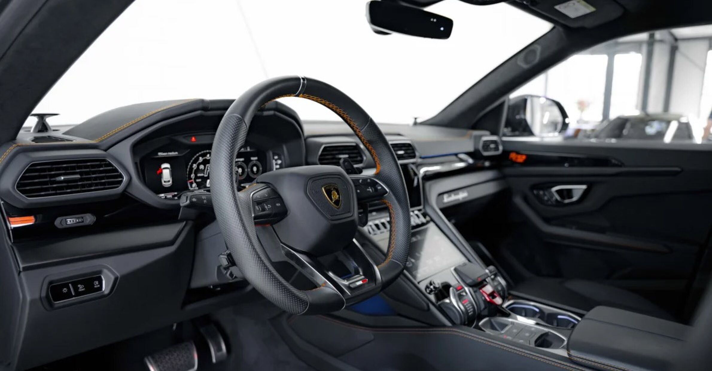 De Lamborghini Urus van Rico Verhoeven staat te koop op Marktplaats