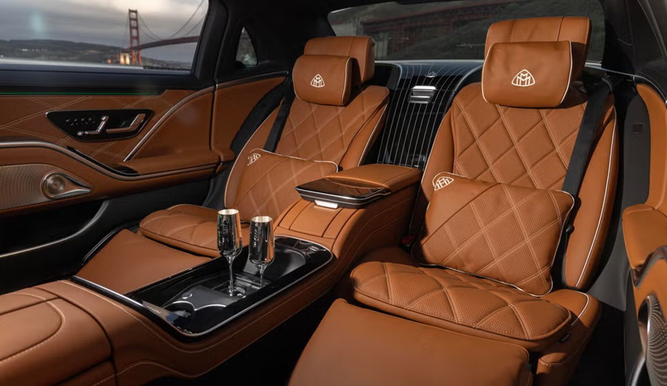 De binnenzijde van de Mercedes-Maybach Emerald Isla Edition.