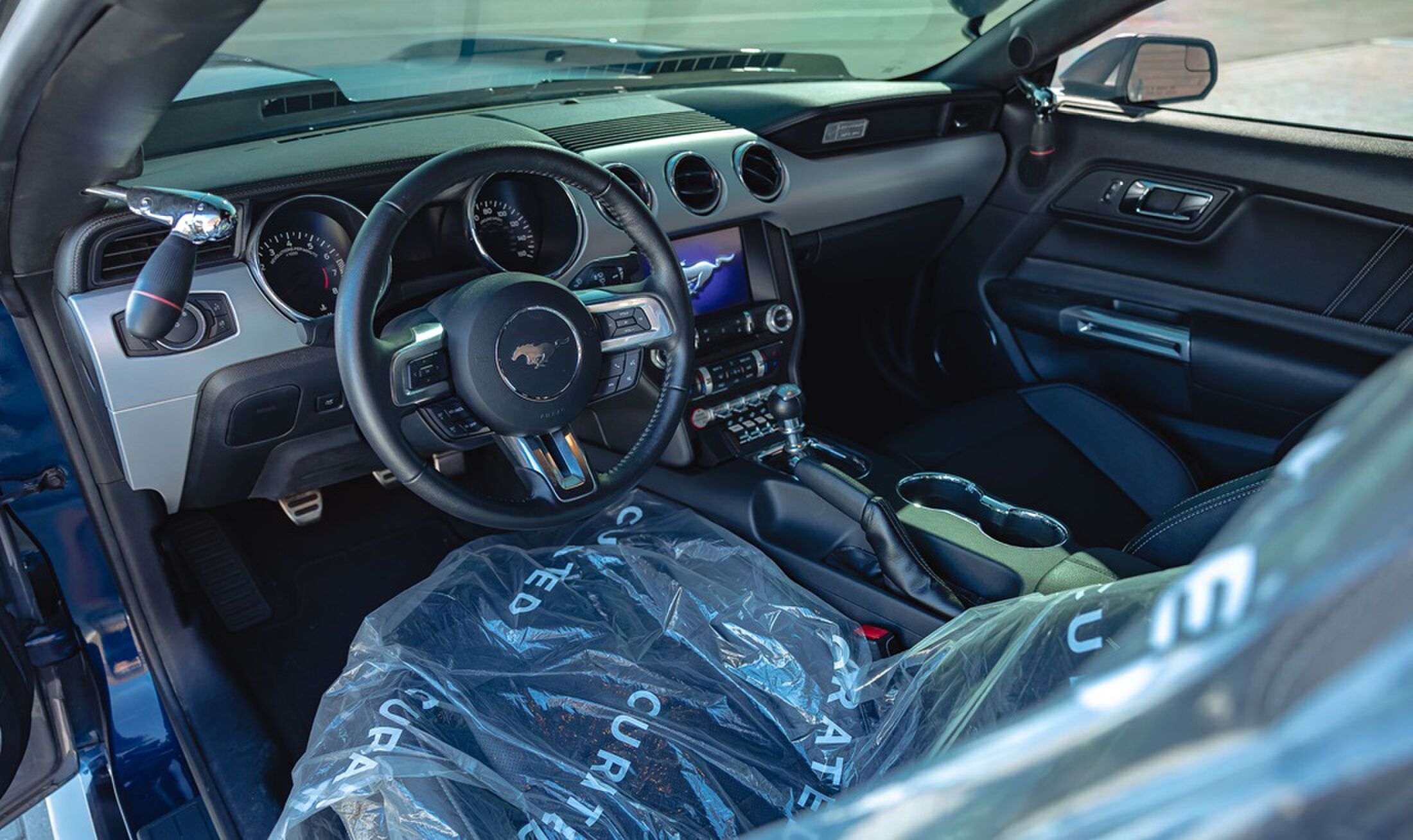 Het interieur van de Ford Mustang GT uit 2016.
