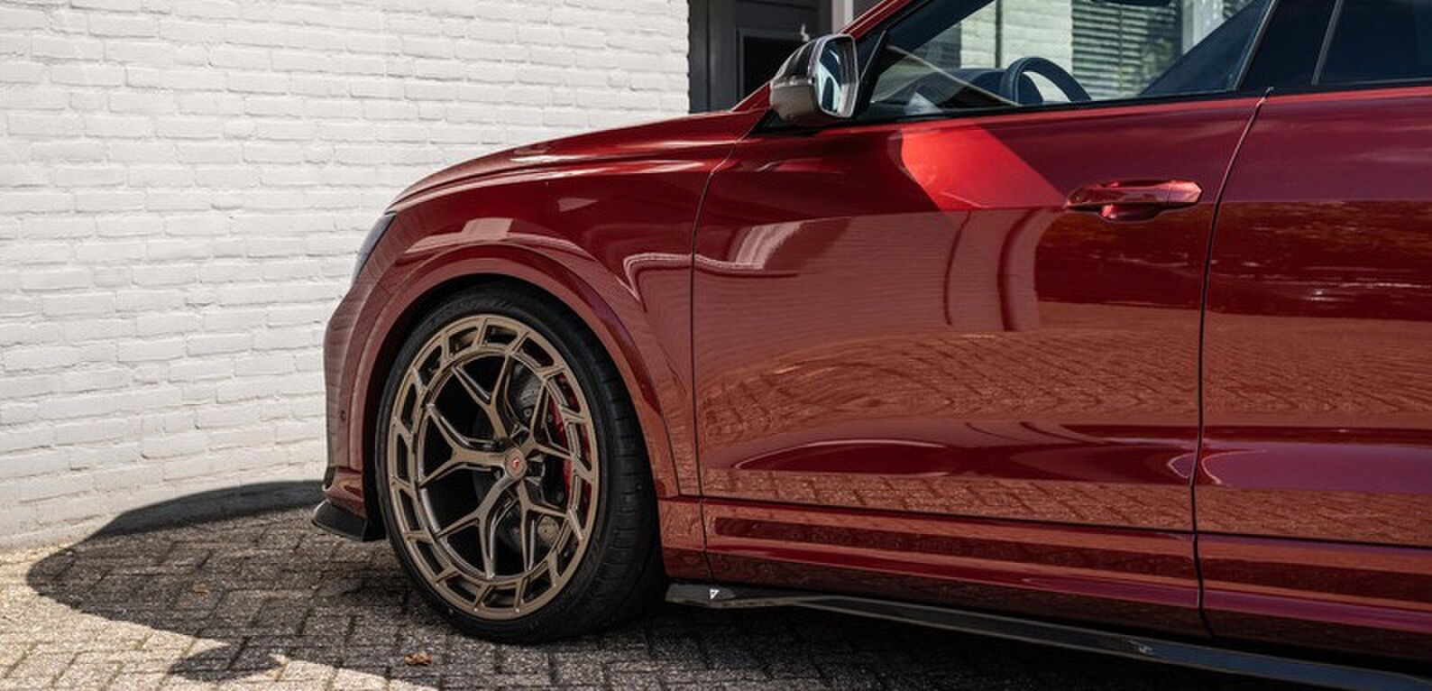 De Audi RSQ8 met Vossen-velgen op Marktplaats