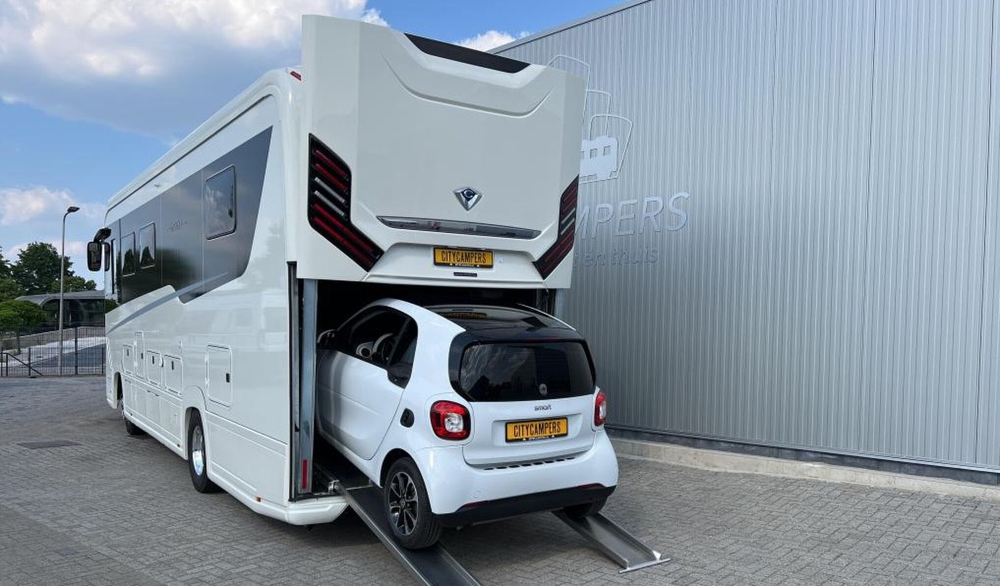 De duurste camper van Nederland staat te koop