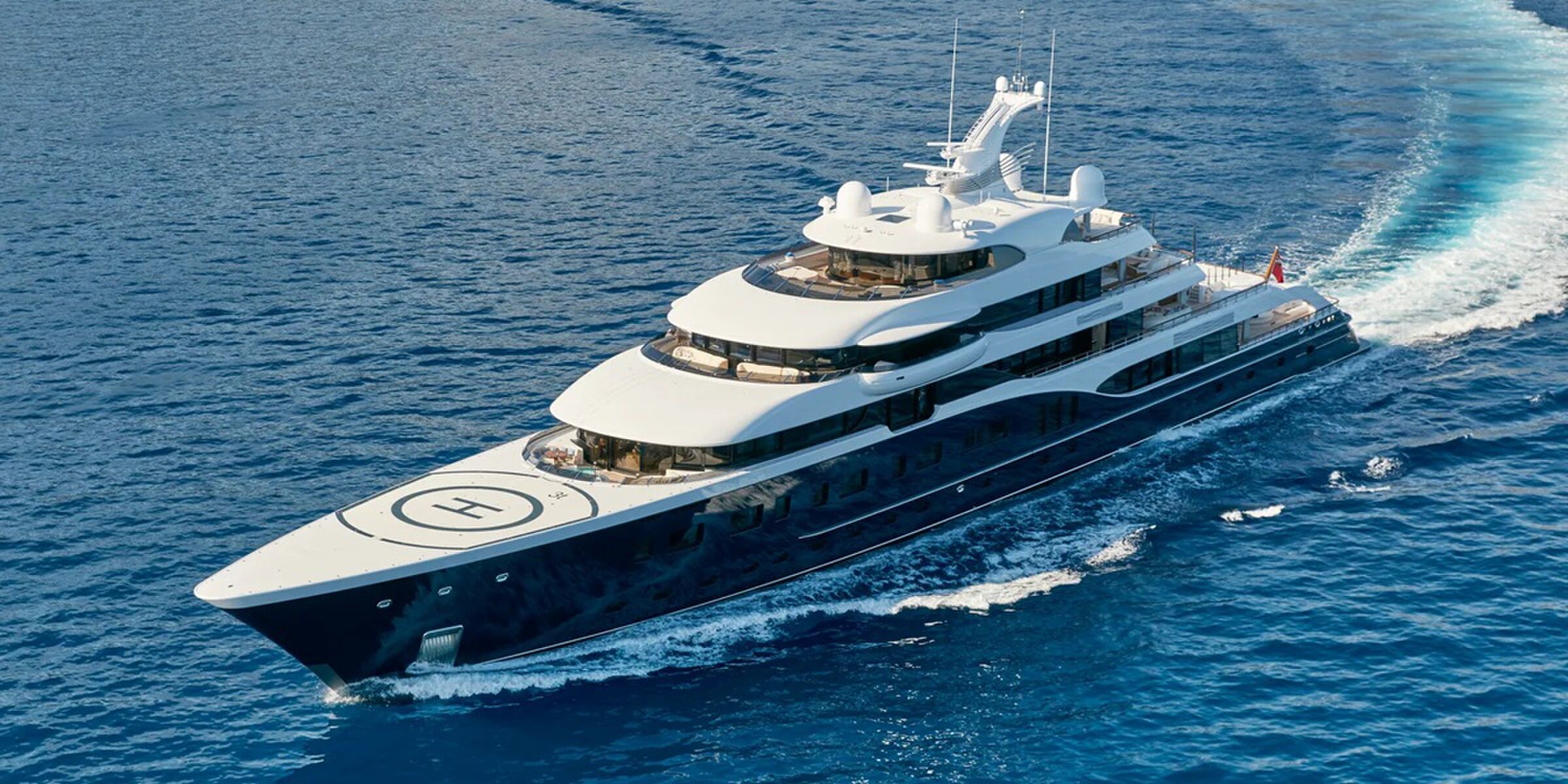 Het superjacht van Bernard Arnault