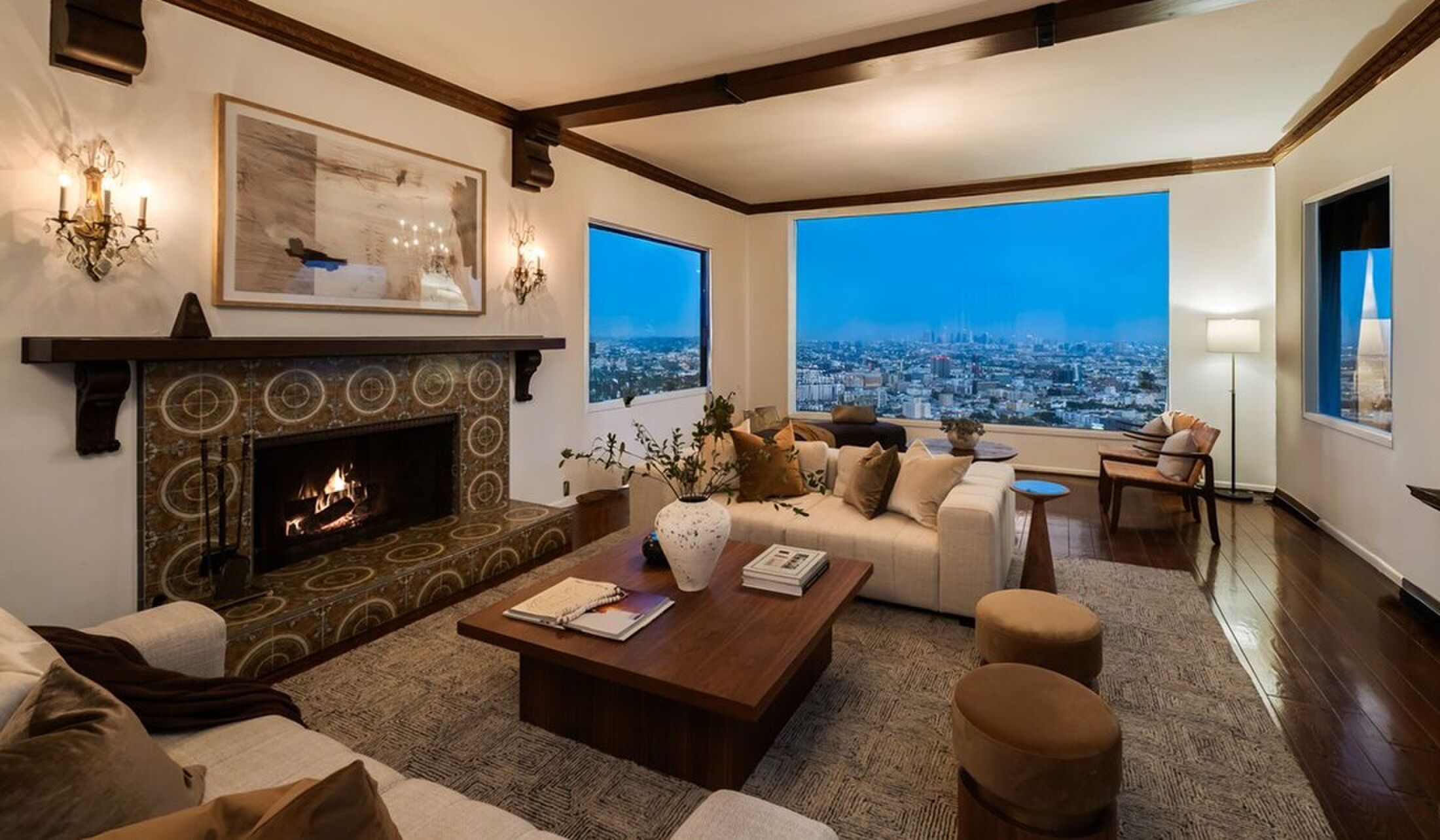 De living van de villa in Hollywood Hills