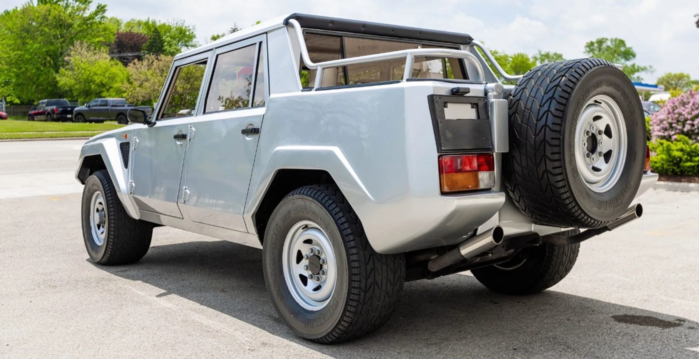 De achterzijde van de 'Rambo Lambo'