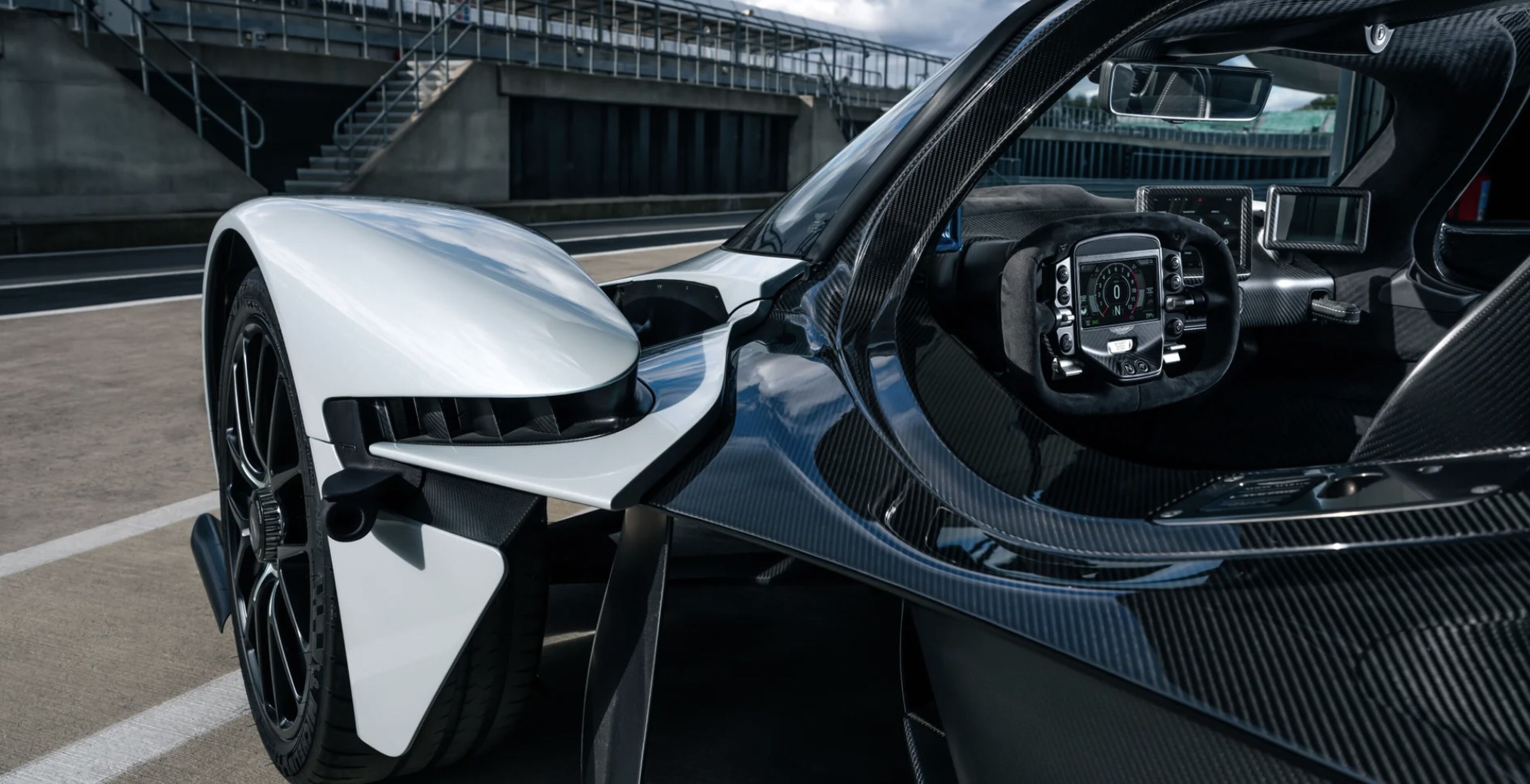 De Aston Martin Valkyrie van Daniel Ricciardo