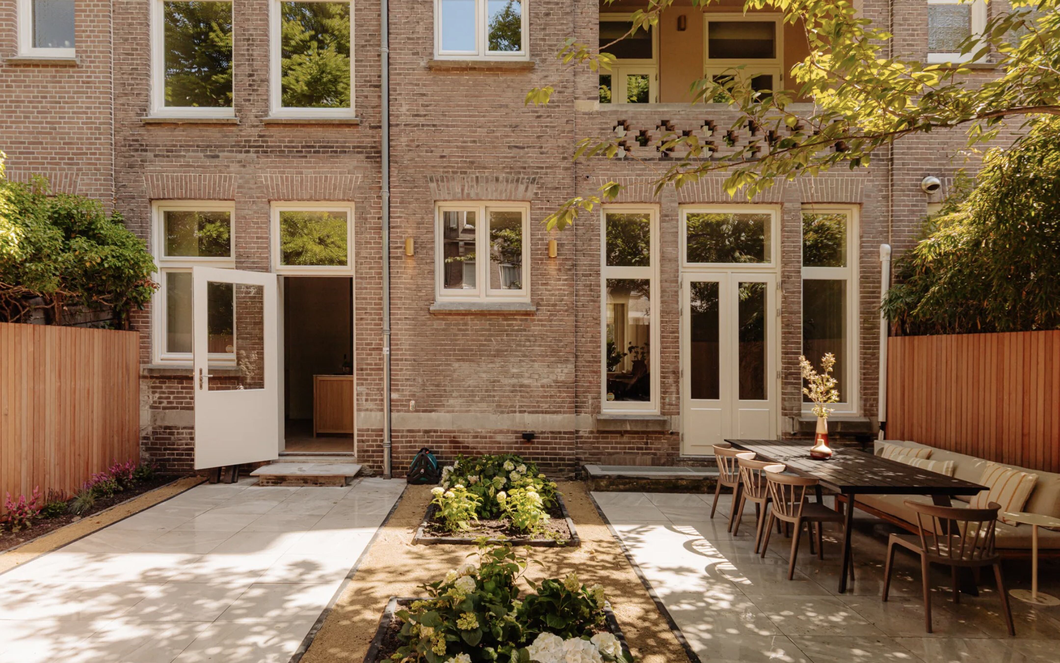 De dubbele benedenwoning van Frank Rijkaard