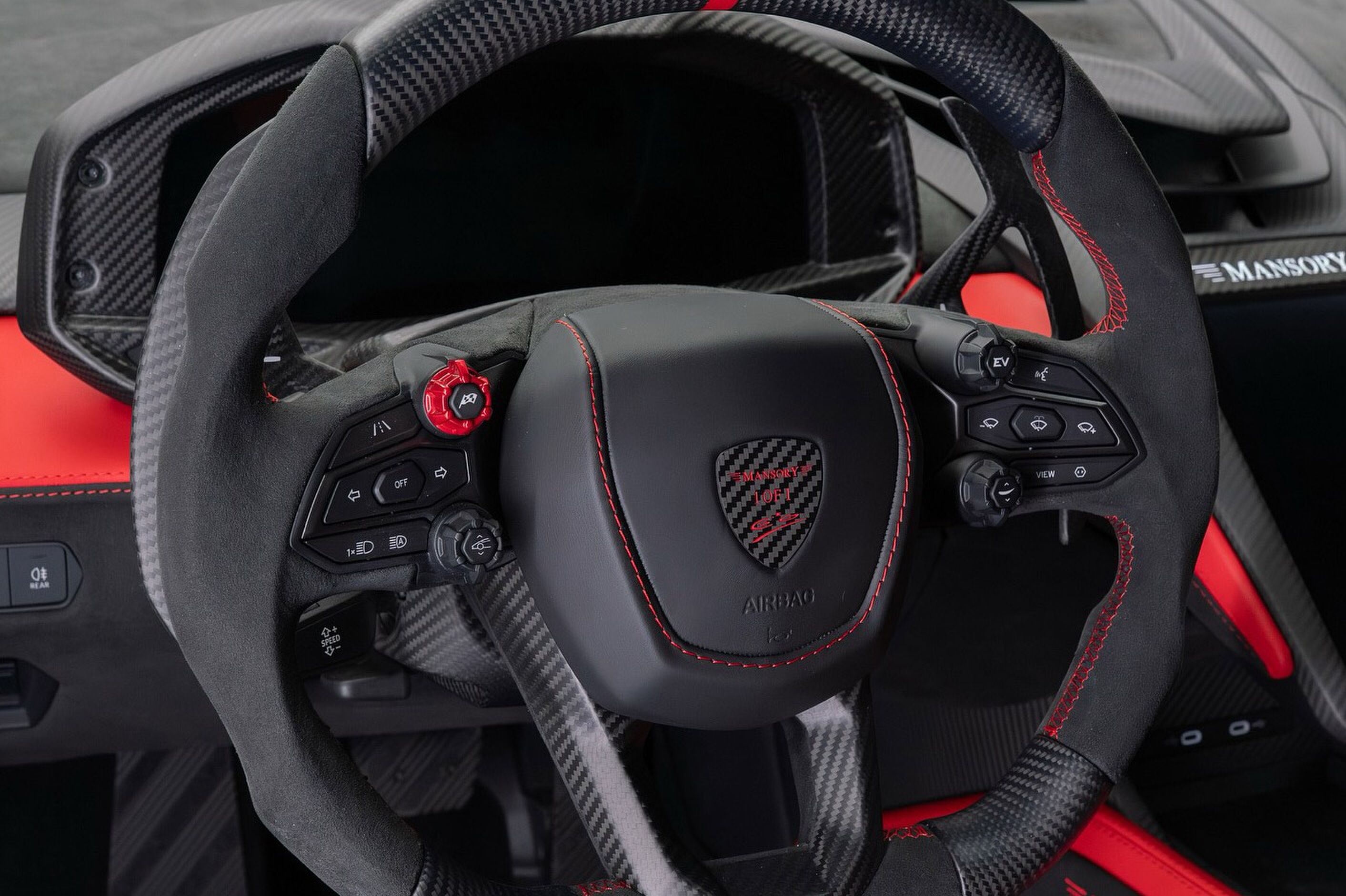 De Lamborghini Revuelto MANSORY van Esteban Ocon