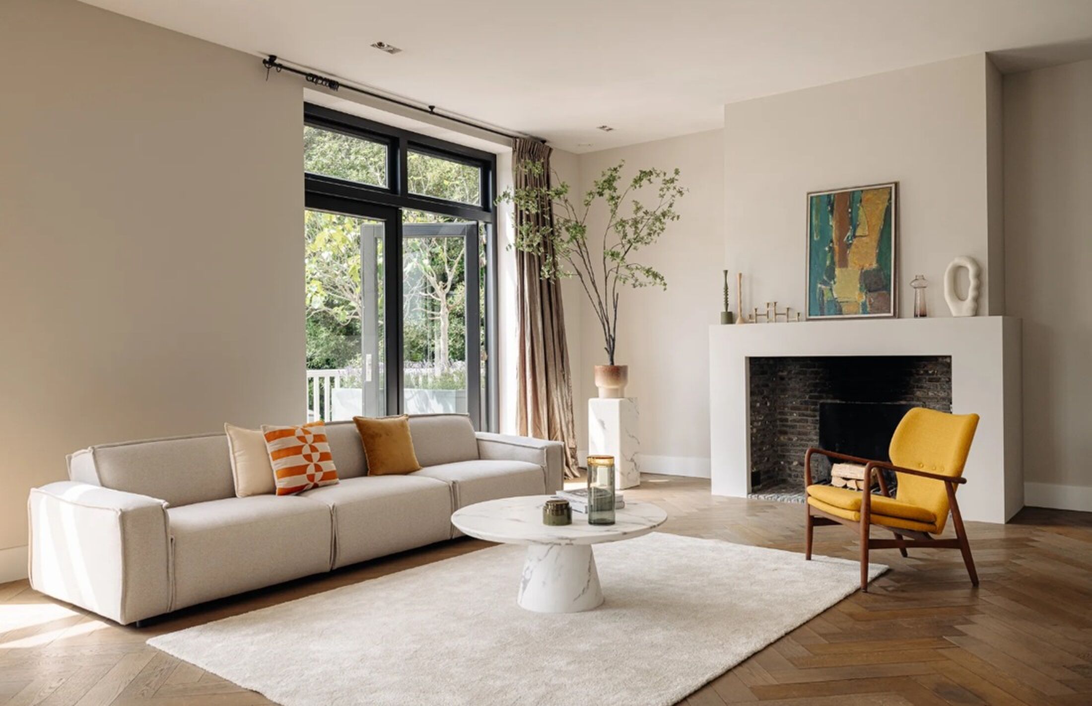 De living van de villa aan de Amsteldijk
