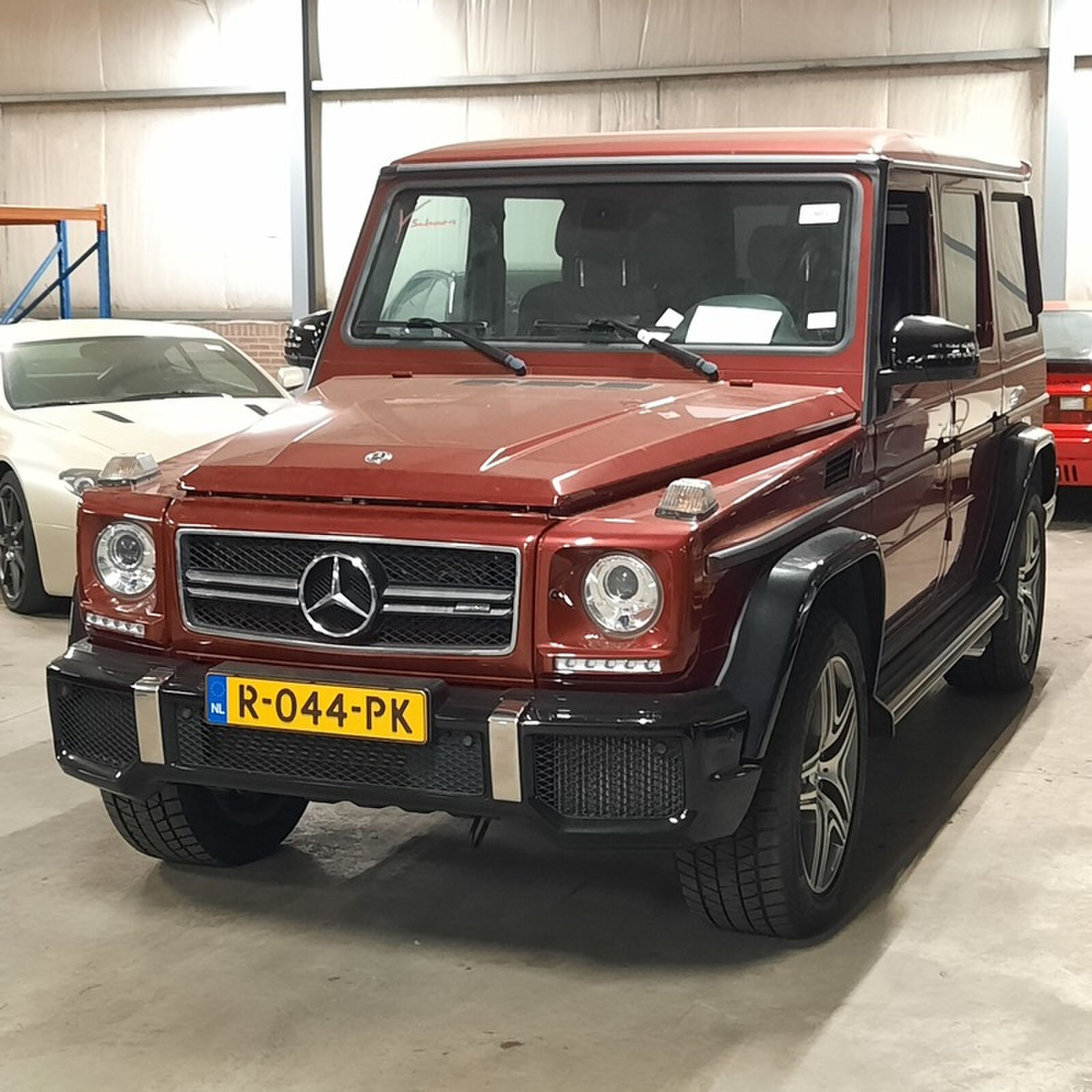De rode Mercedes G63 AMG gaat alwéér naar de veiling