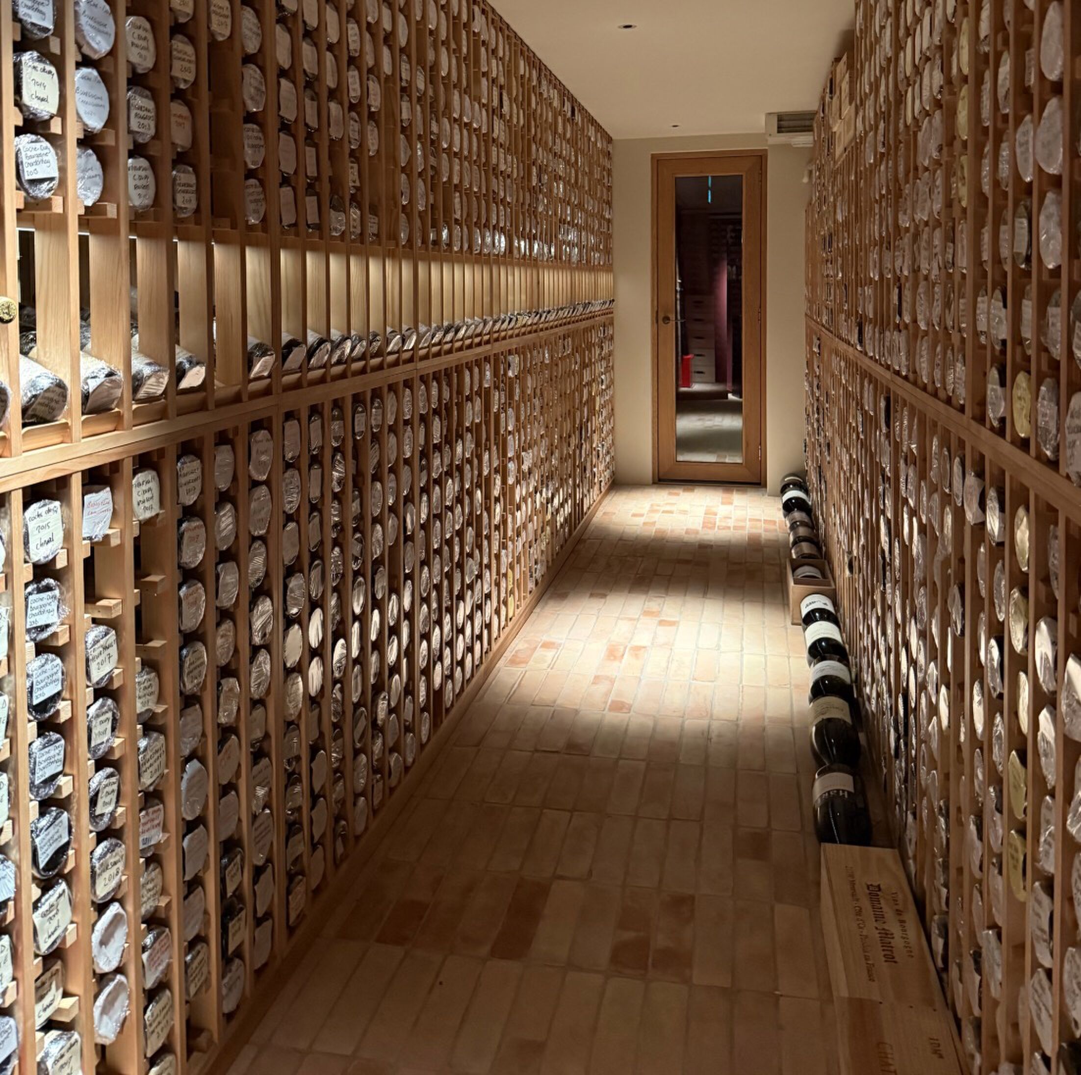 De wijnkelder van Restaurant Azurite in Delft