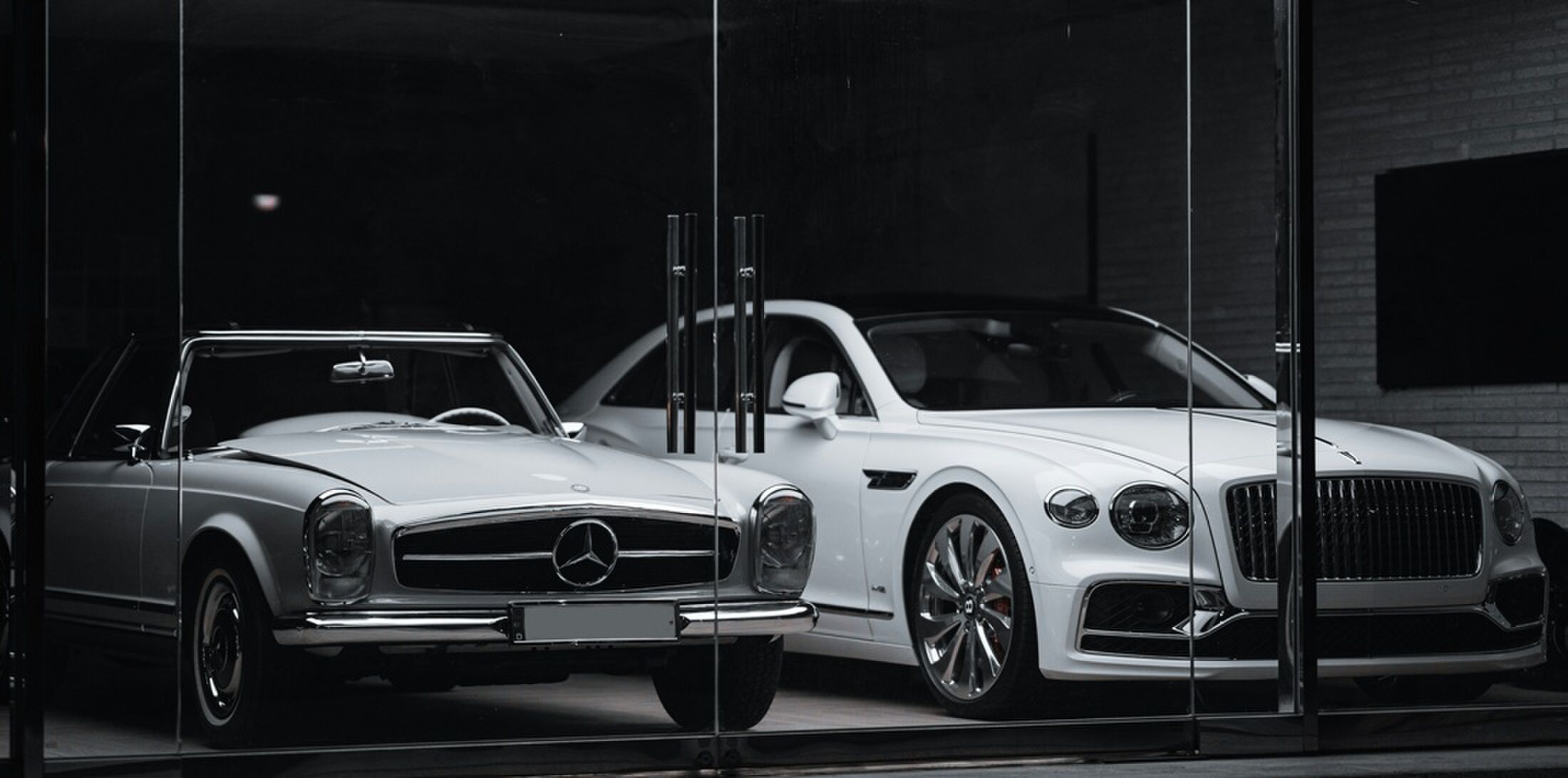 Een Mercedes en Bentley