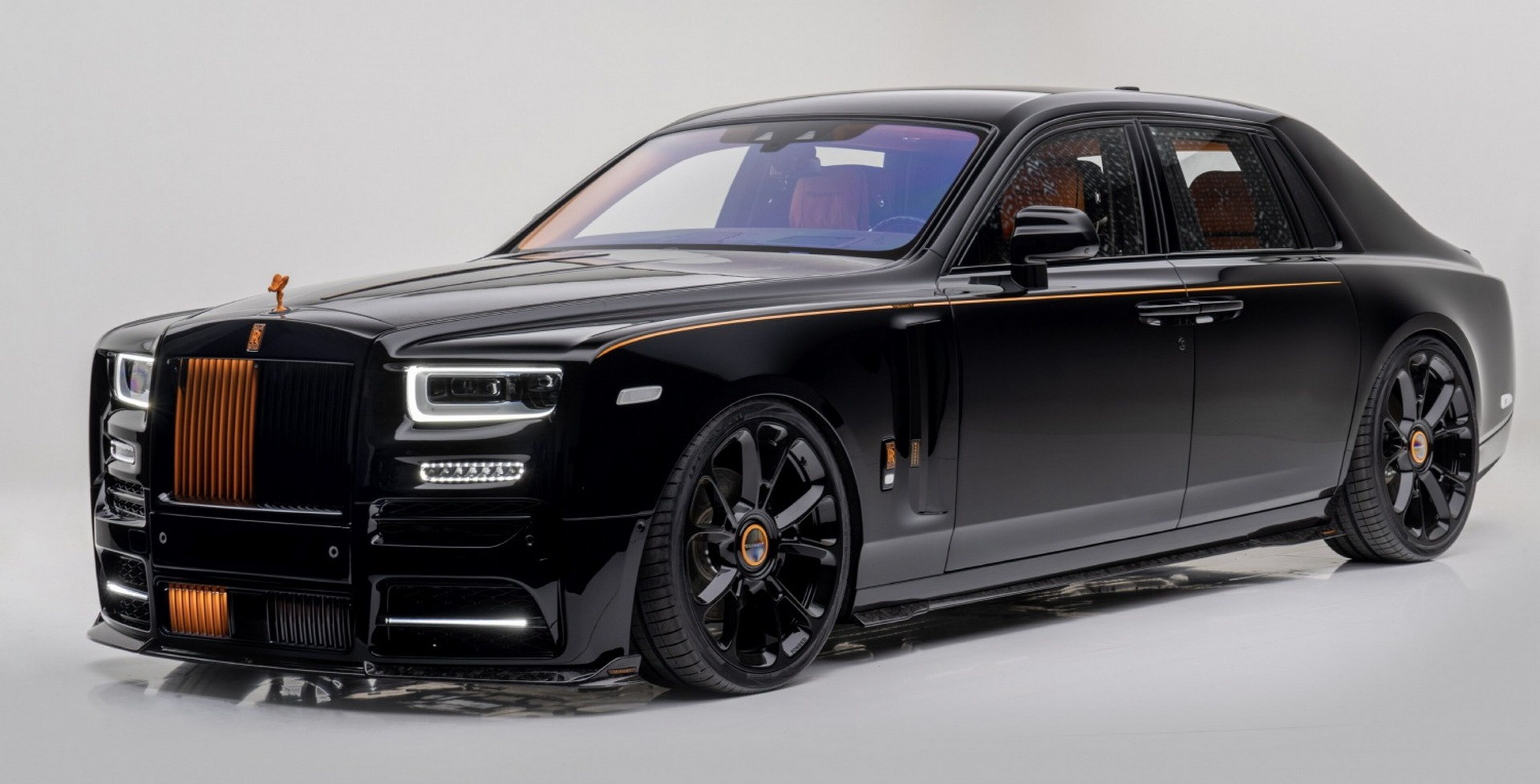 De Rolls-Royce Phantom van MANSORY