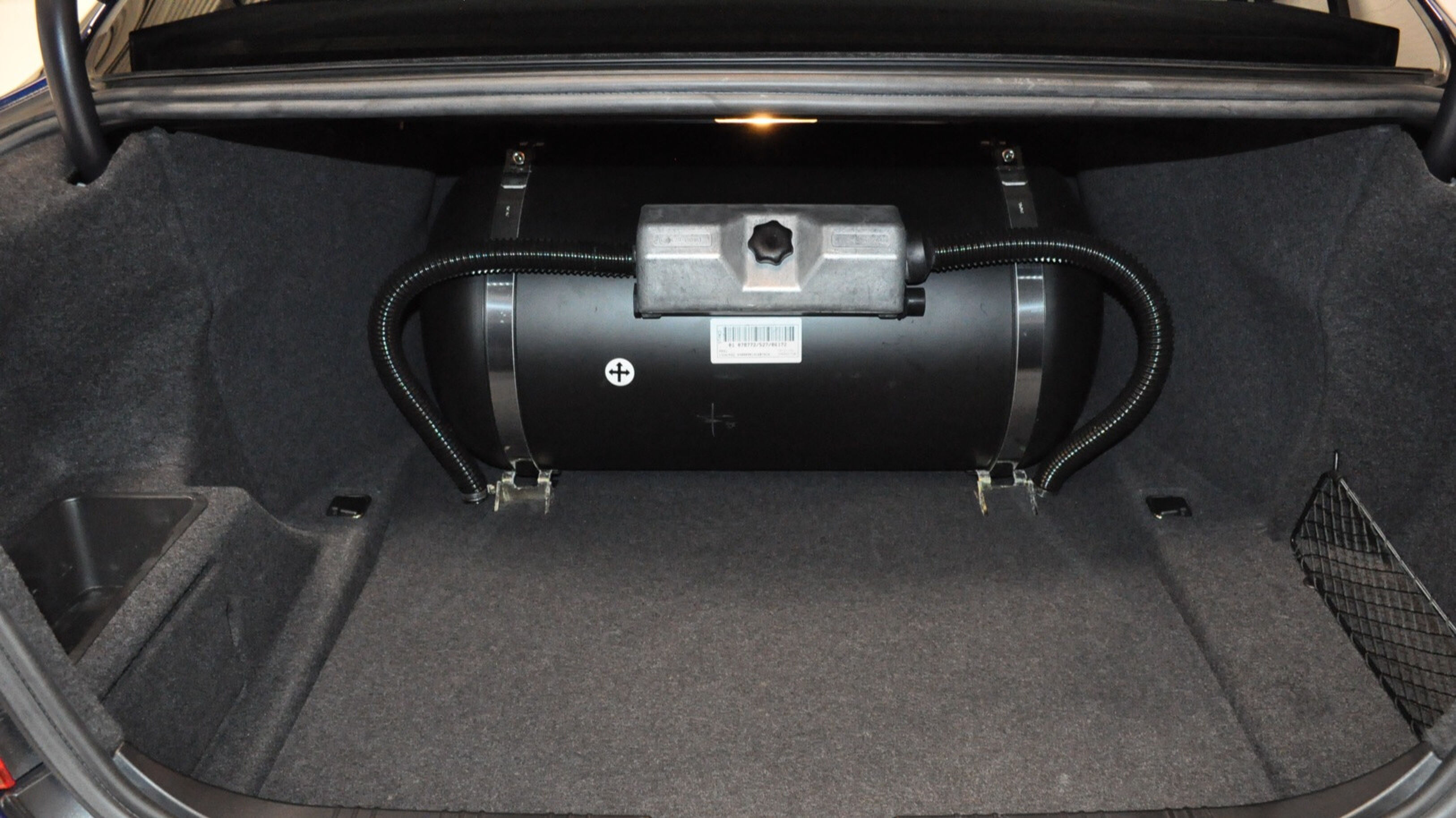 De LPG-tank van de BMW M5