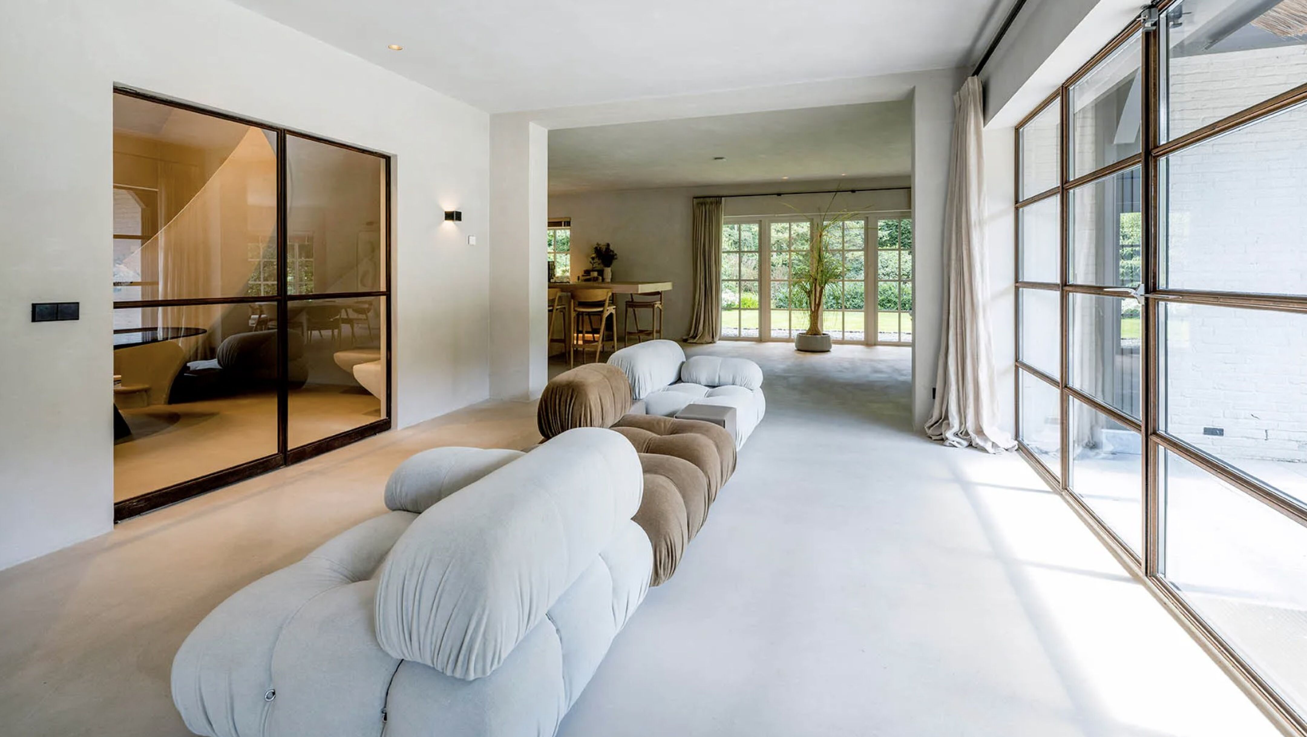 De villa van Rendi Aditia in het Gooi