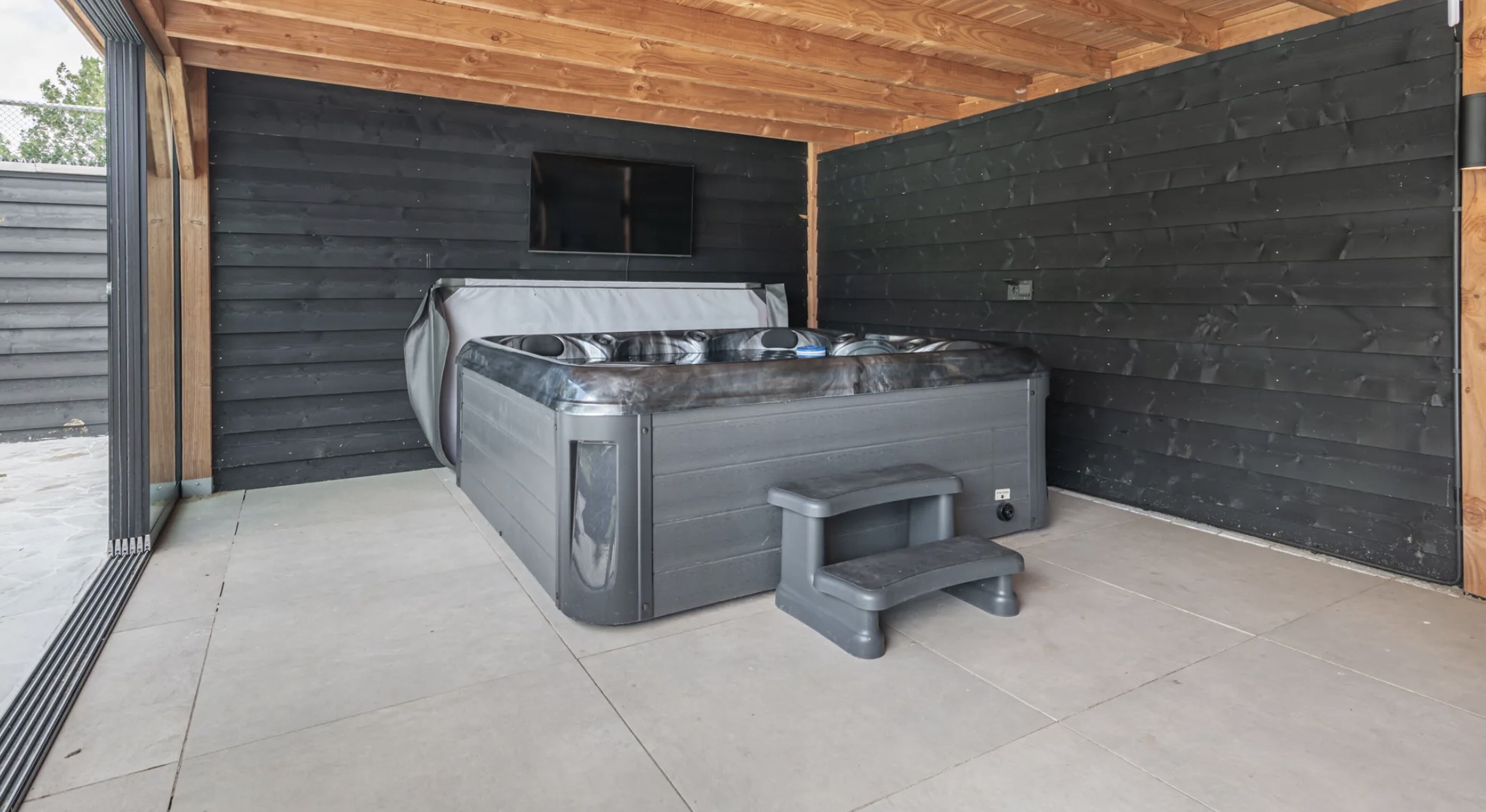 De villa van Luciano Valente in Hei- en Boeicop