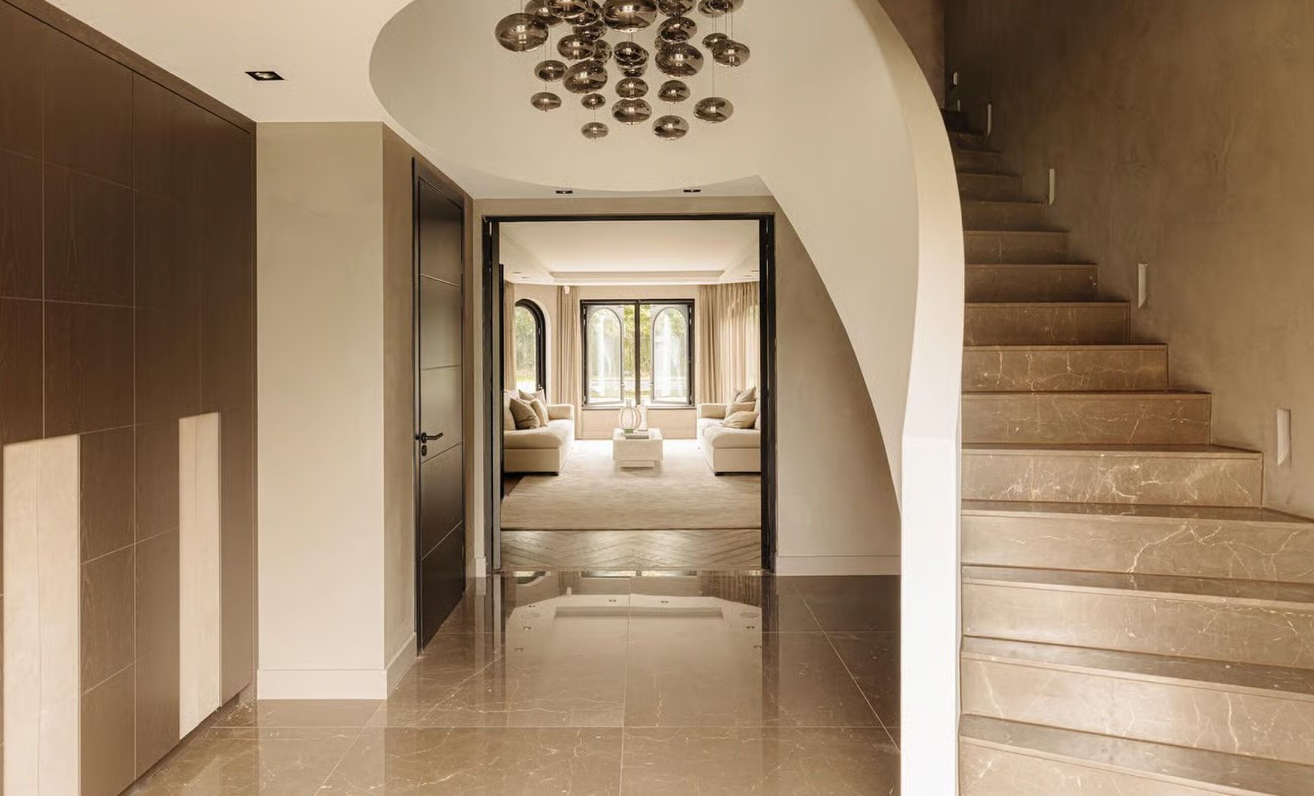 De voormalige villa van Boef is opnieuw te koop verschenen