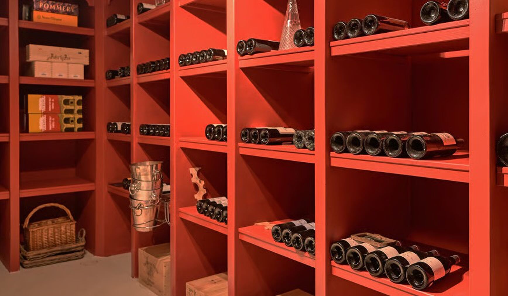 De wijnkelder in Warmond