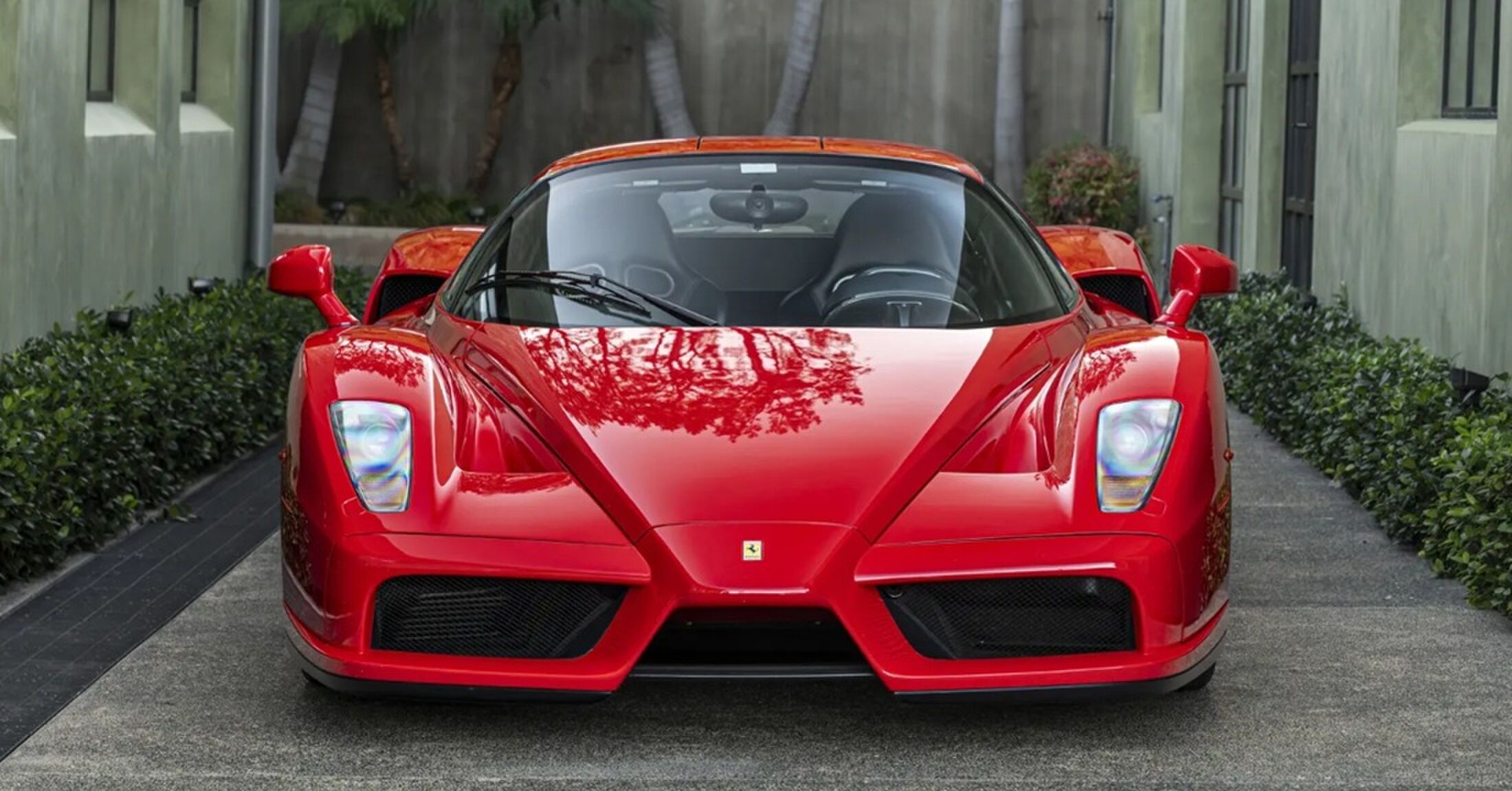 De voorzijde van de in 2003 geleverde Ferrari Enzo