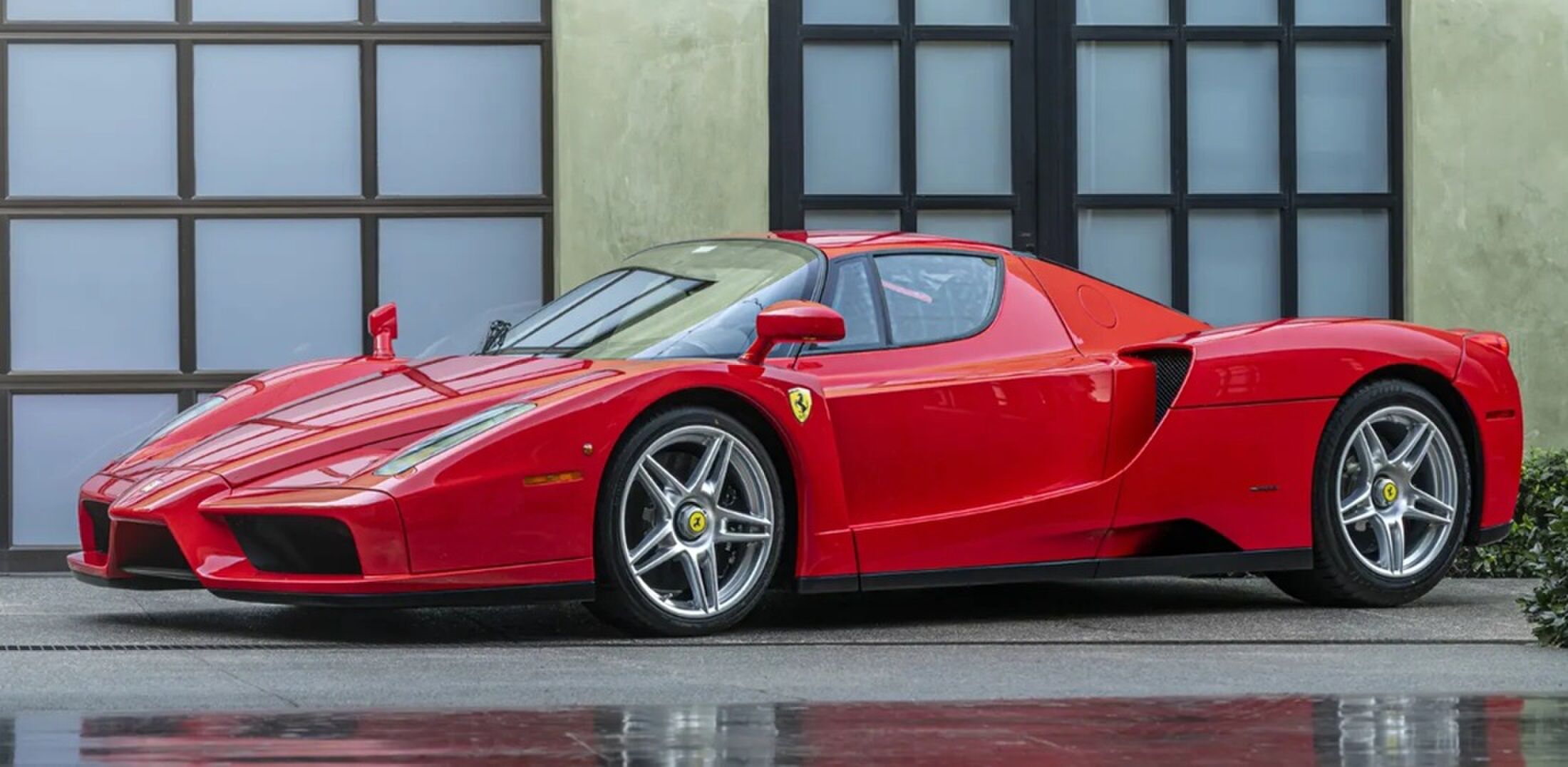 De zijkant van de unieke sportauto