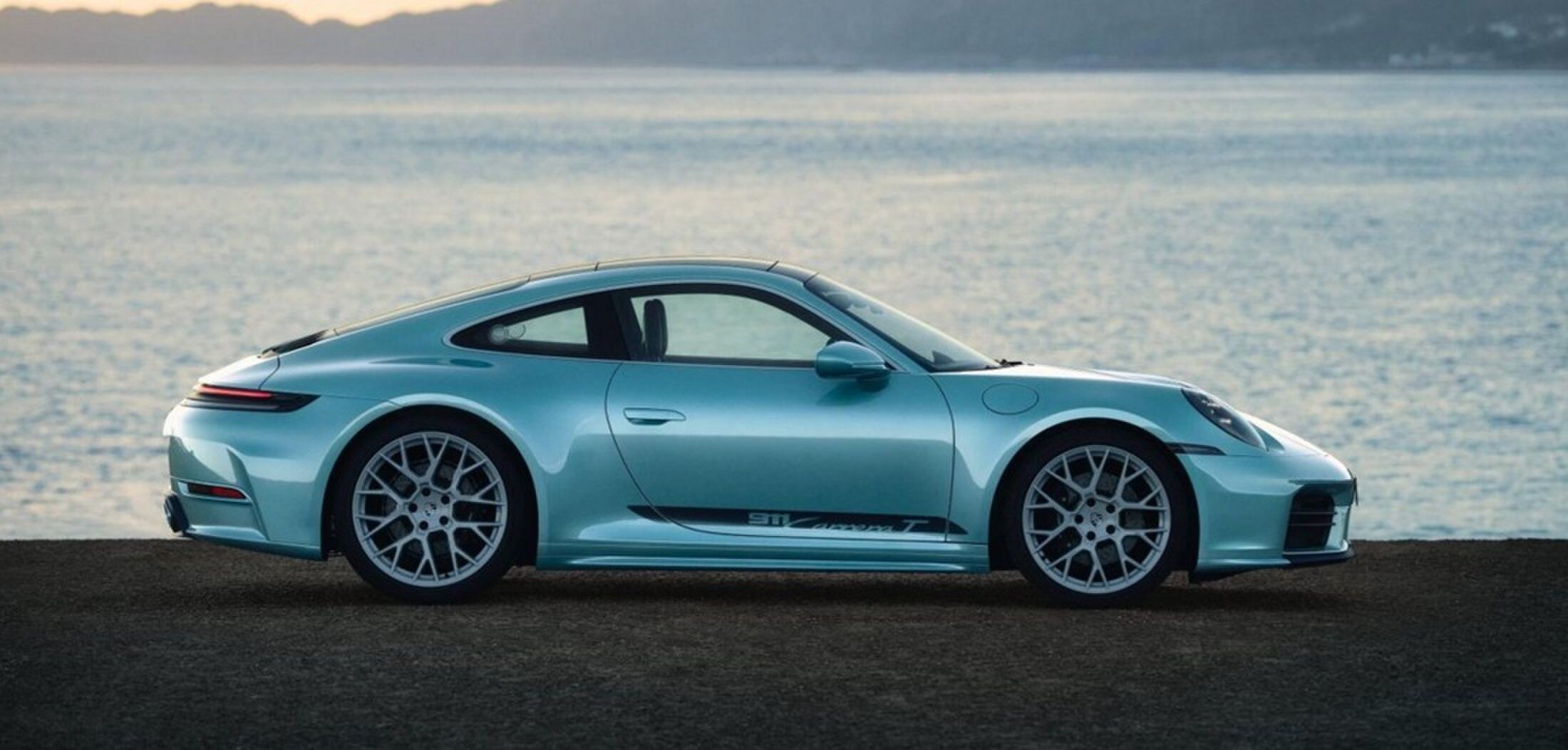 De zijkant van de wagen