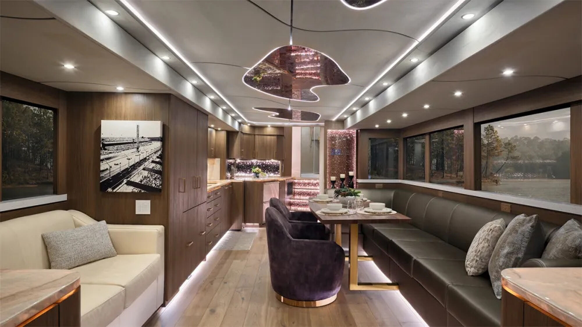 De reiscaravan van Michael Andretti