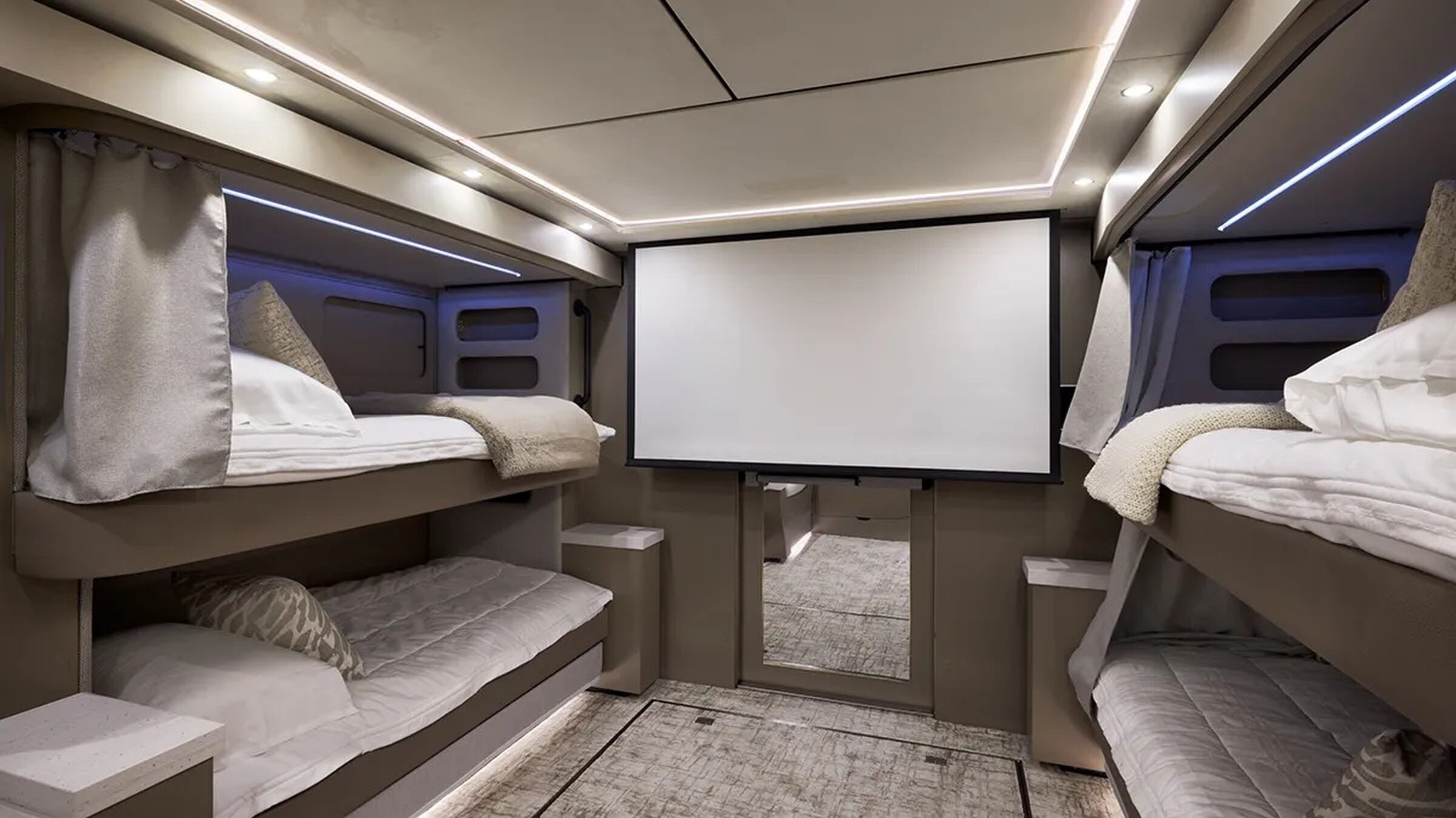 De reiscaravan van Michael Andretti