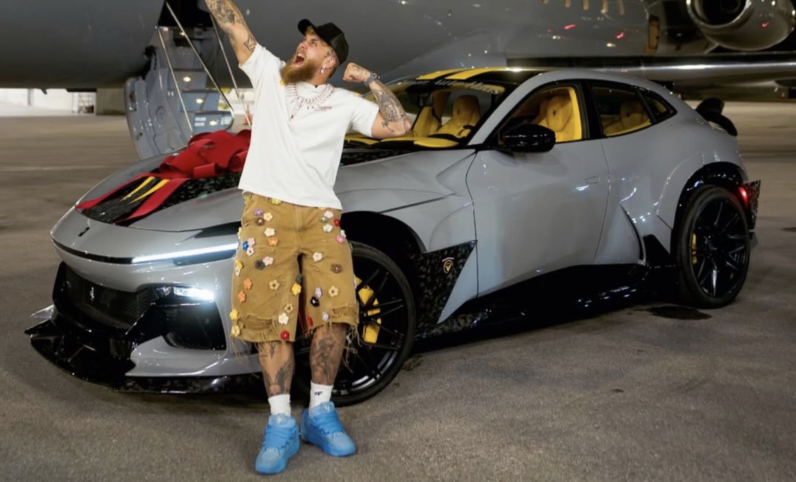 Jake Paul, partner van schaatsster Jutta Leerdam, koopt customized Ferrari Purosangue van een miljoe