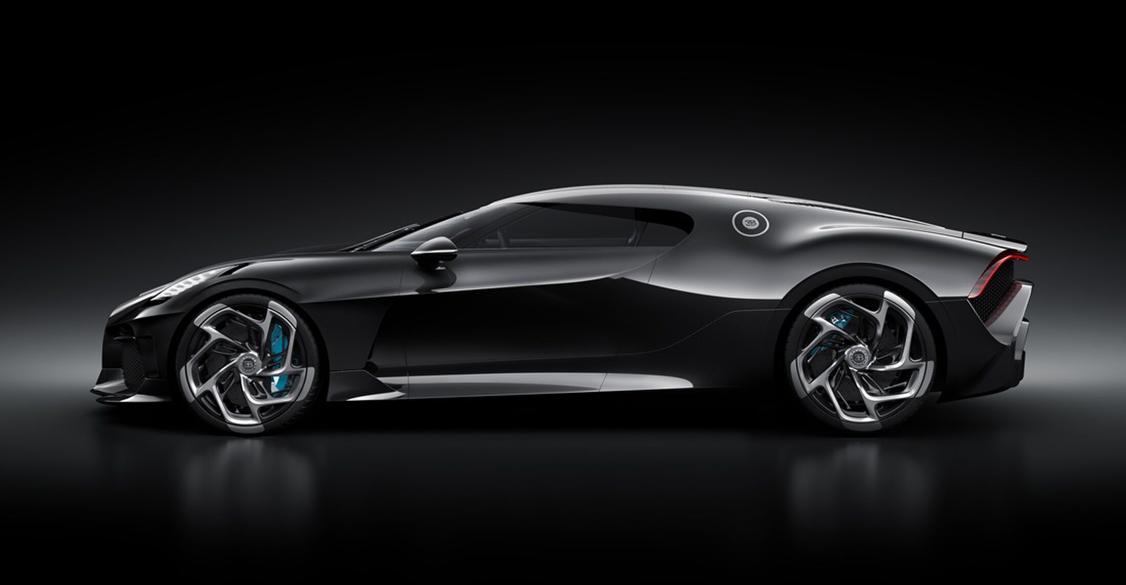 De zijkant van de Bugatti La Voiture Noire