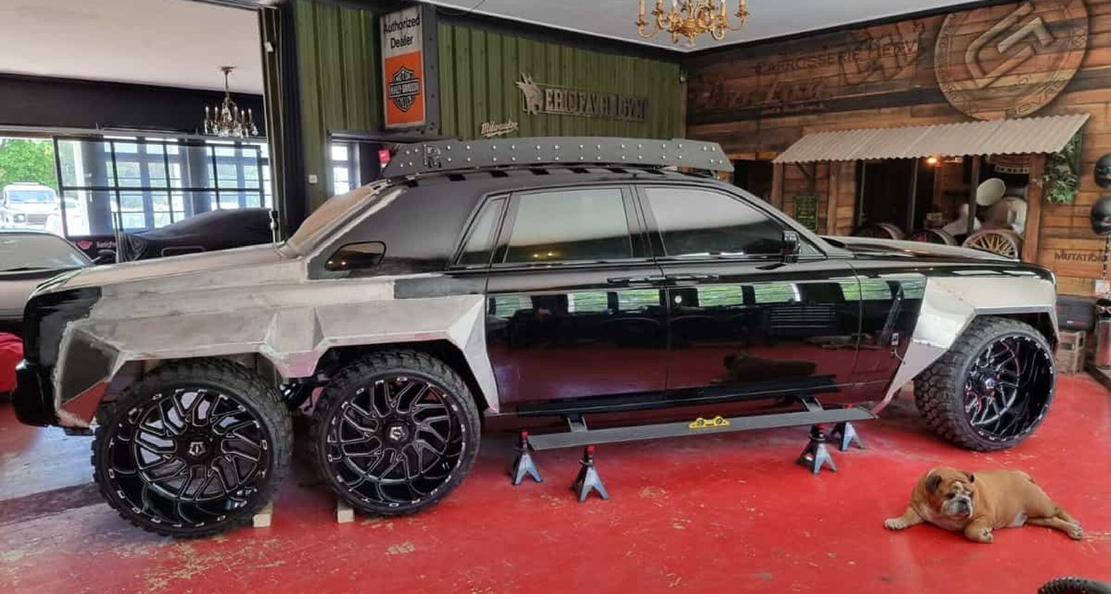 De Rolls-Royce Phantom 6x6 in aanbouw