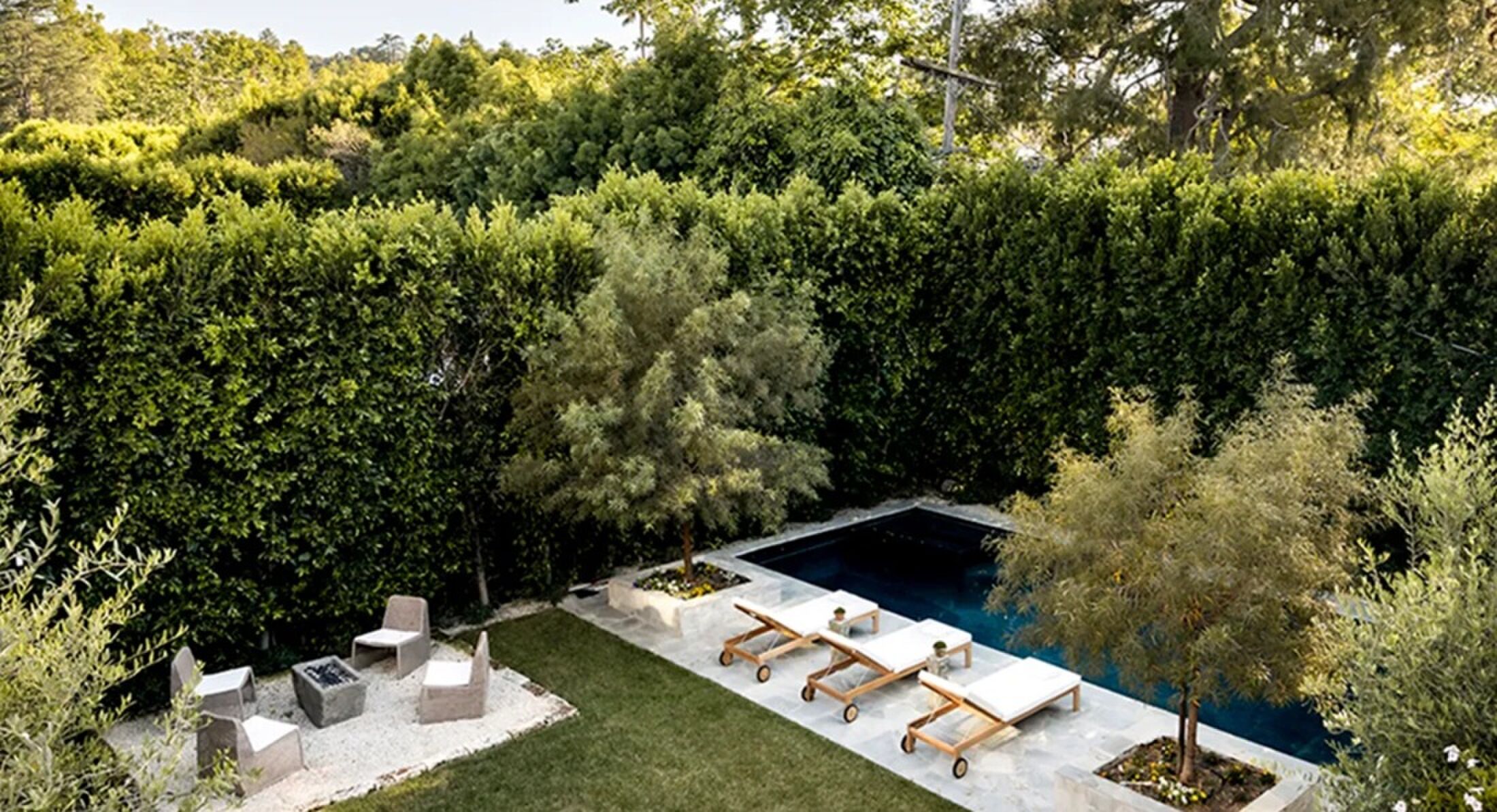 De tuin die bij de woning van een sportman hoort