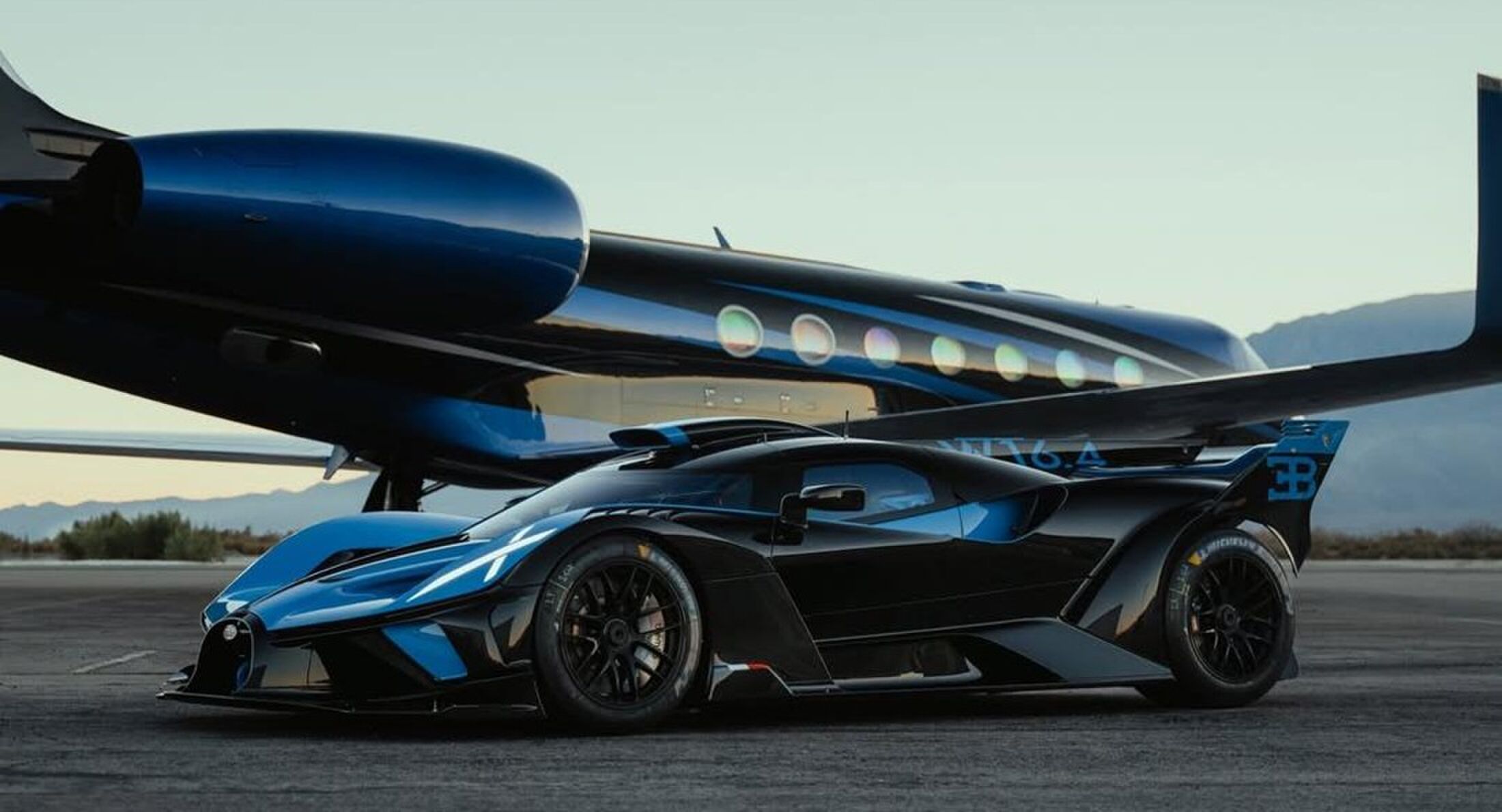 De zijkant van de speciale Bugatti