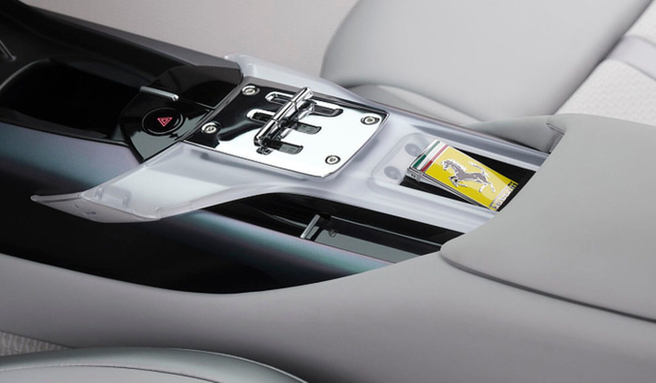 Een deel van het interieur van de Ferrari 12Cilindri