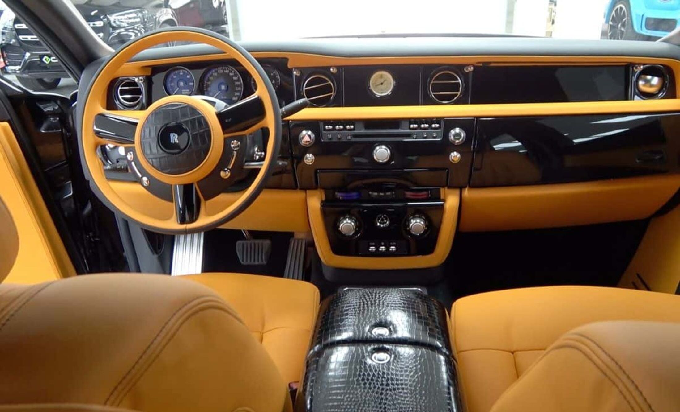 Het interieur van de op maat gemaakte auto