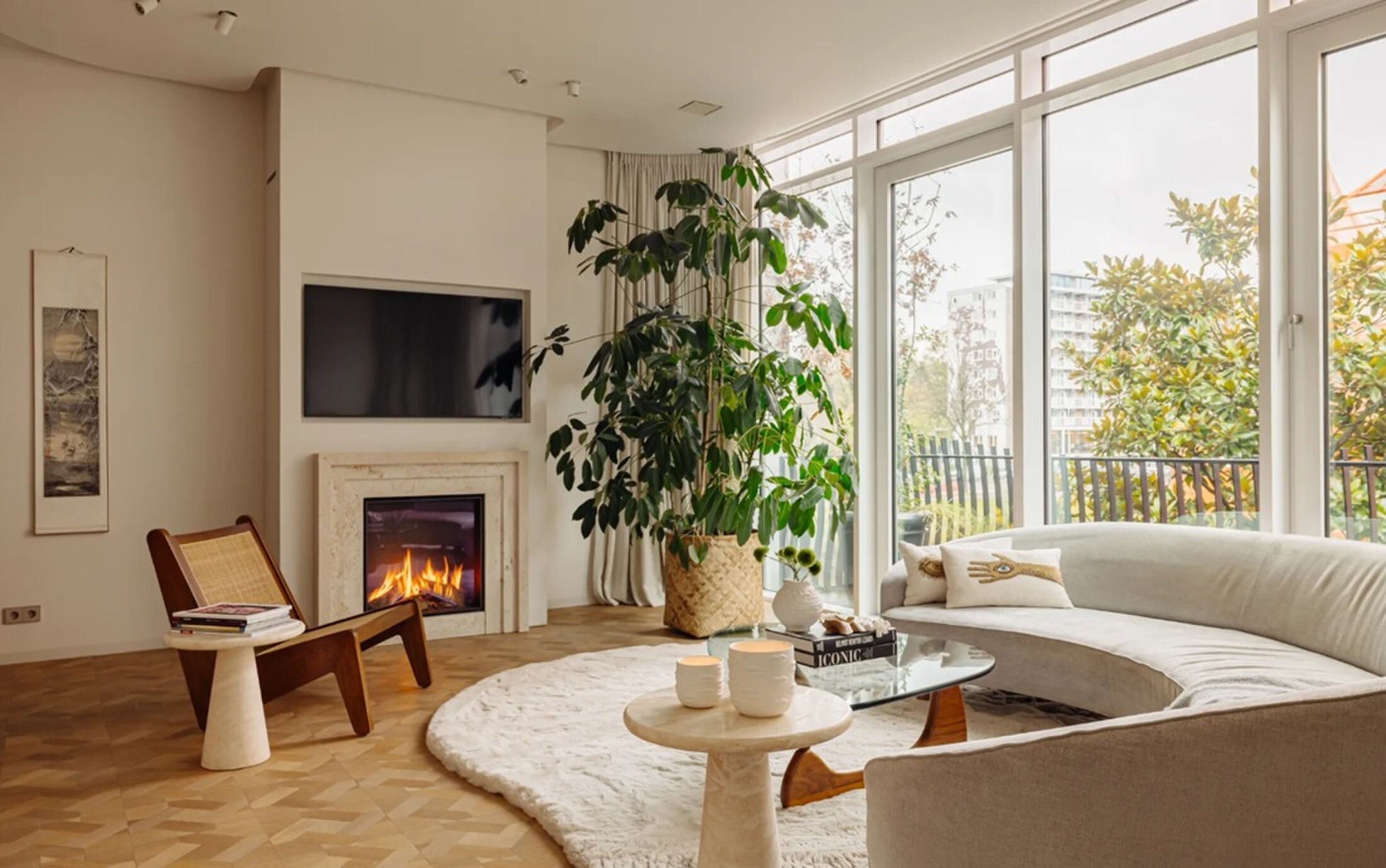 De woonkamer van het penthouse in Amsterdam-Zuid