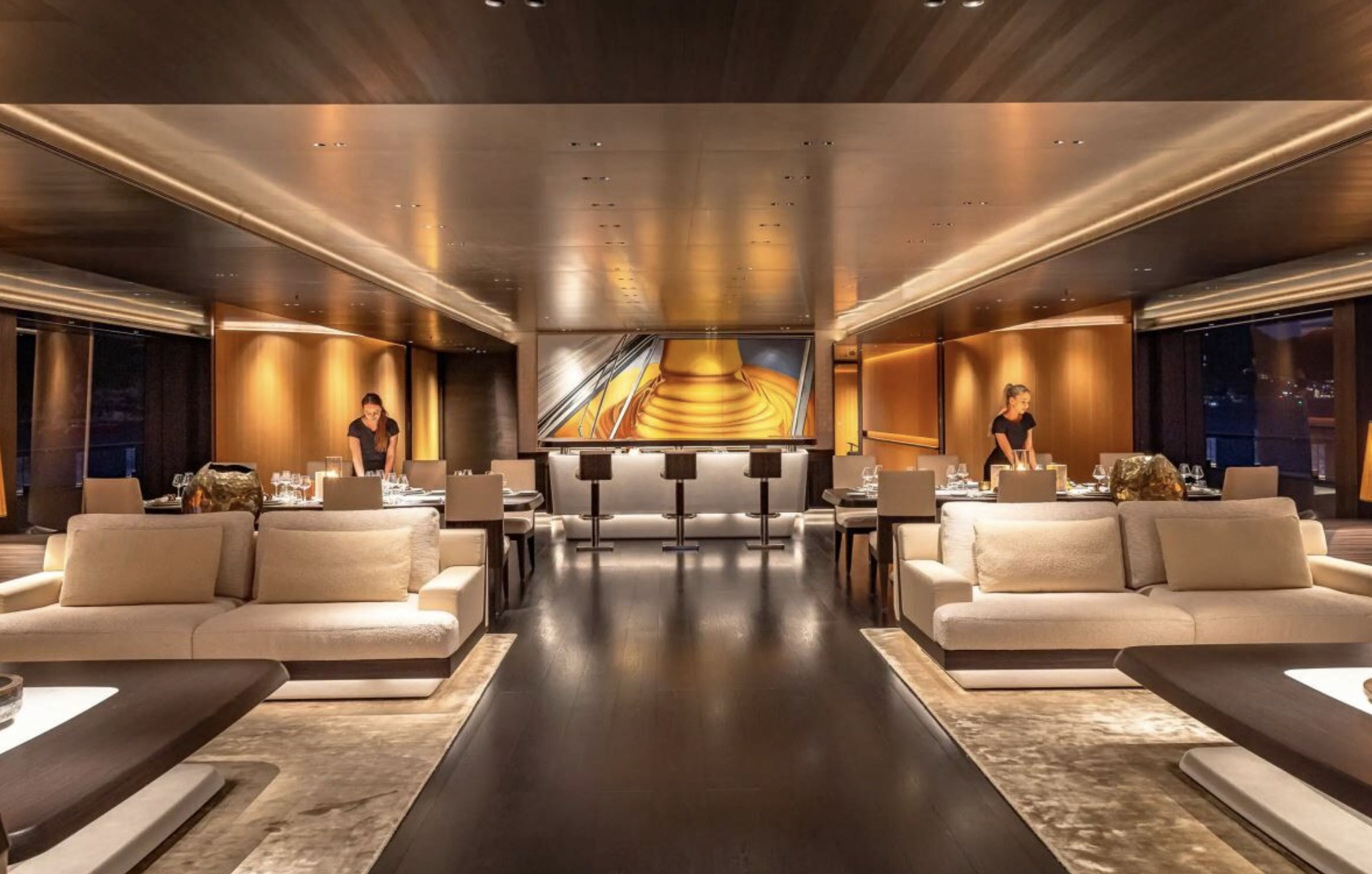 De binnenzijde van het jacht Moonrise