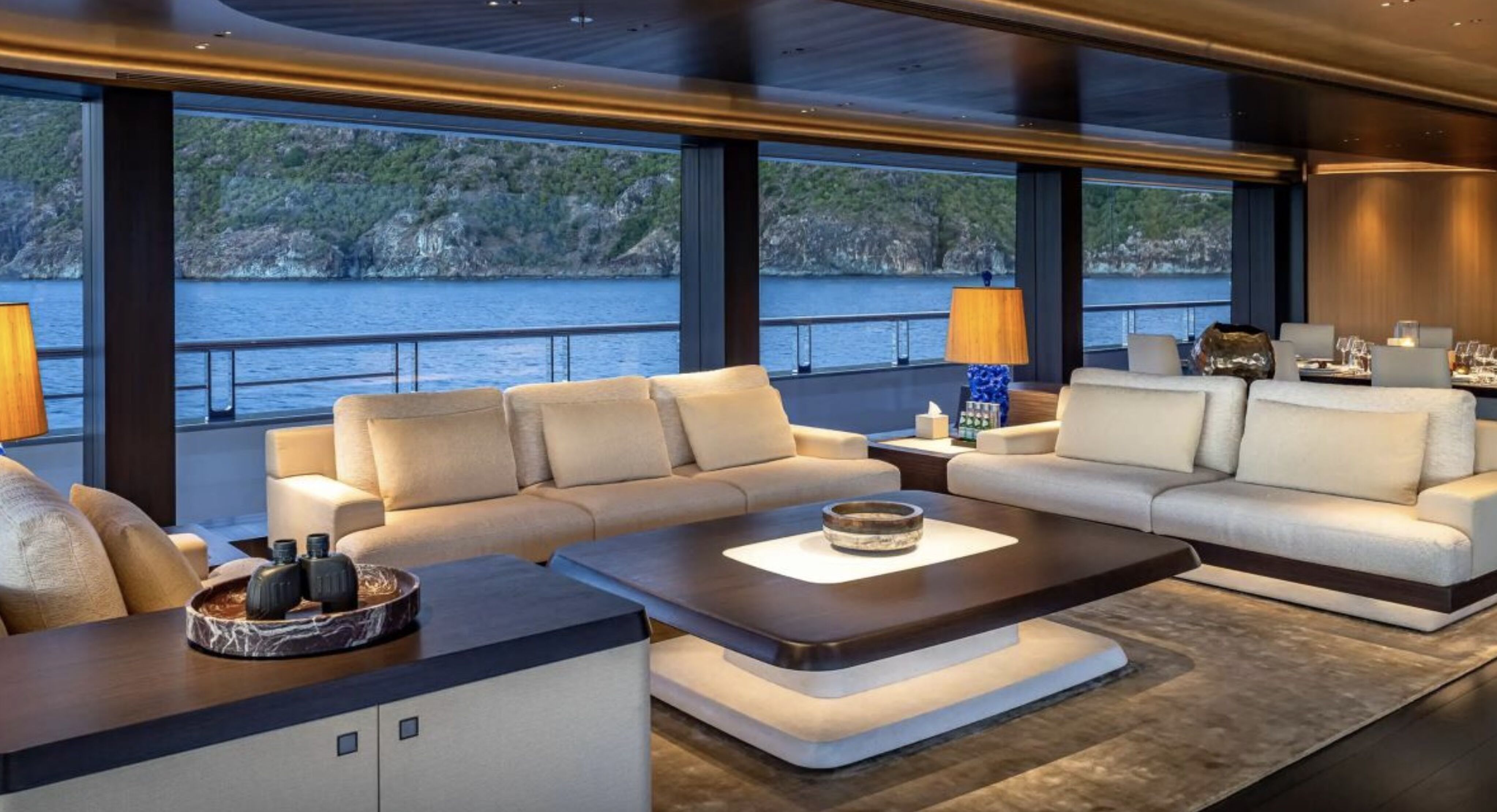 Het superjacht Moonrise van Jan Koum