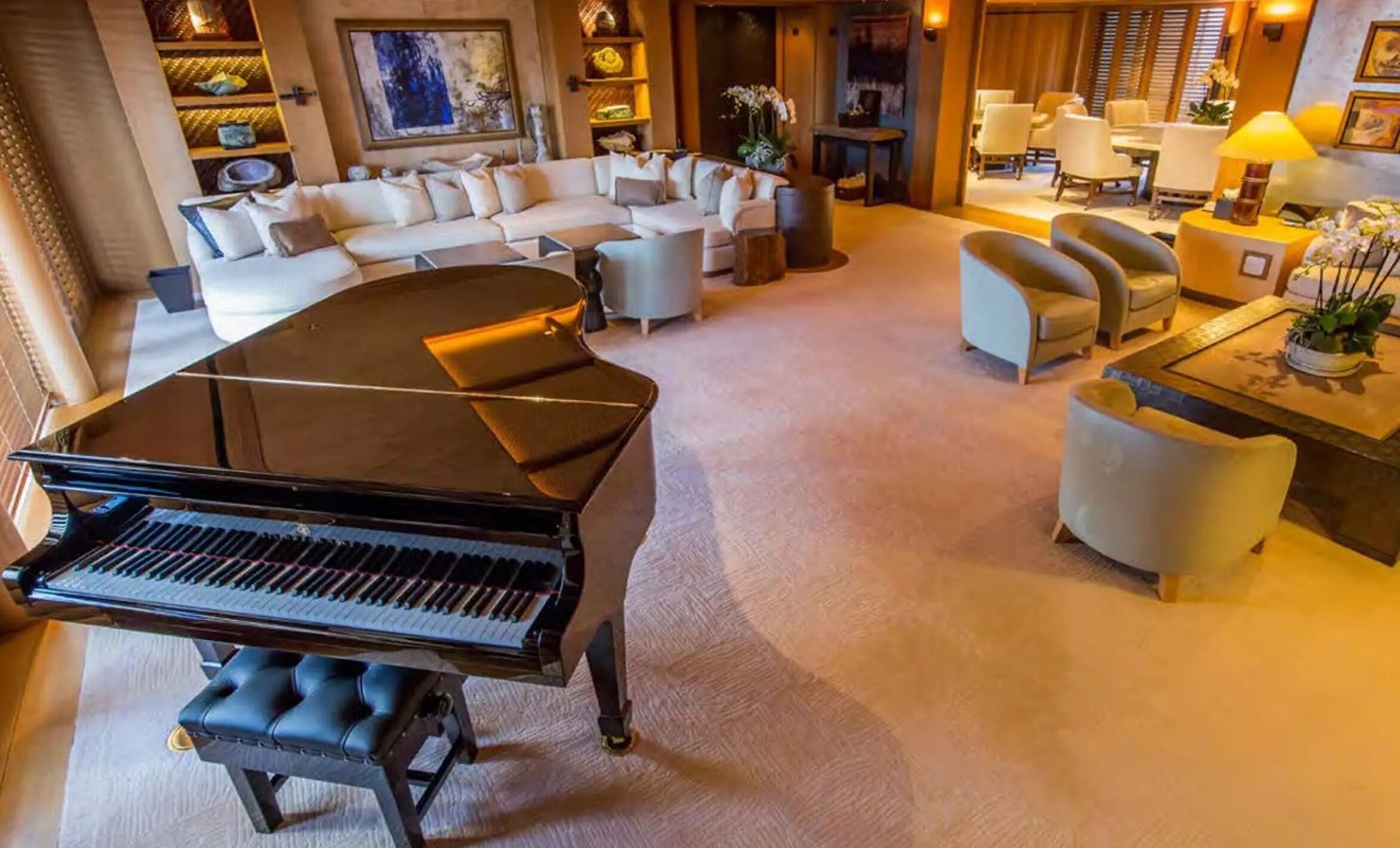 Het interieur van het superjacht Pelorus van de Duitse scheepswerf L&uuml;rssen